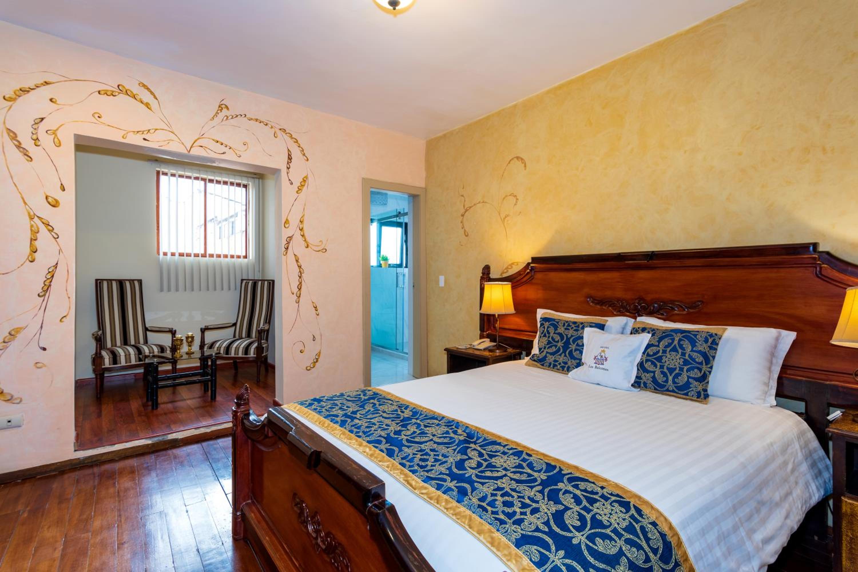 Queen Room photo 1