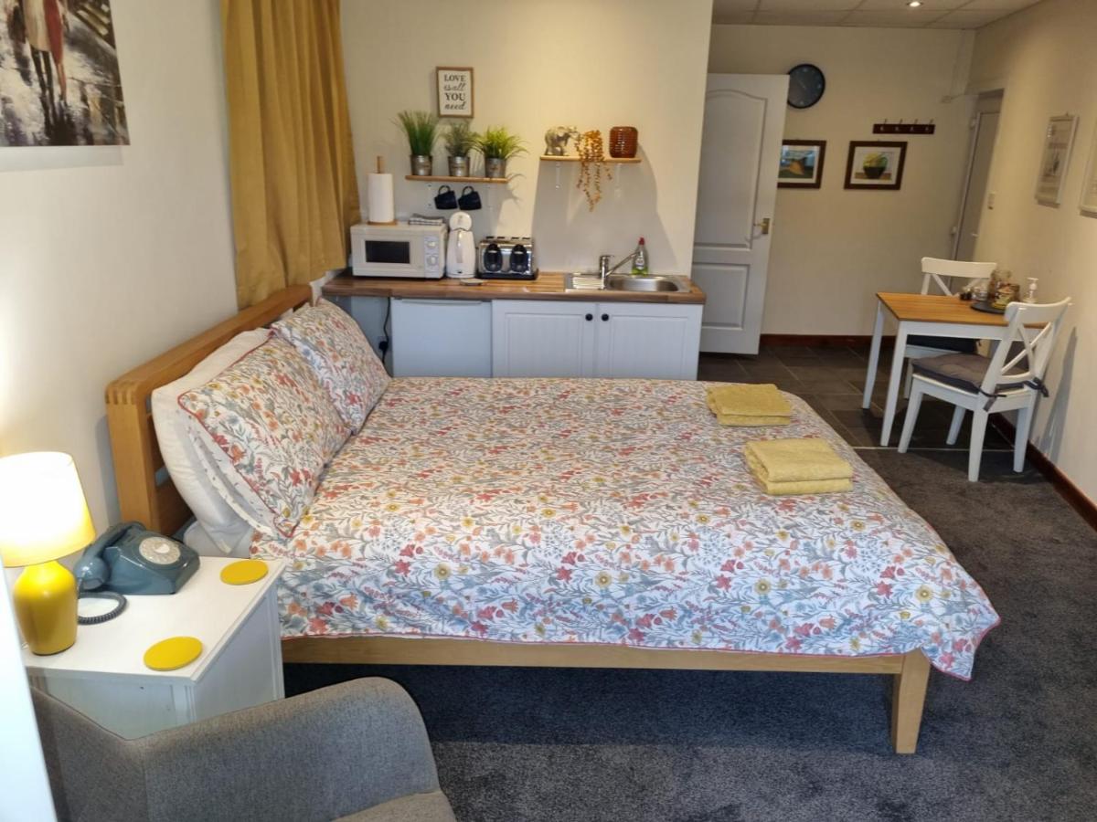 Double Room - Disability Access photo 3