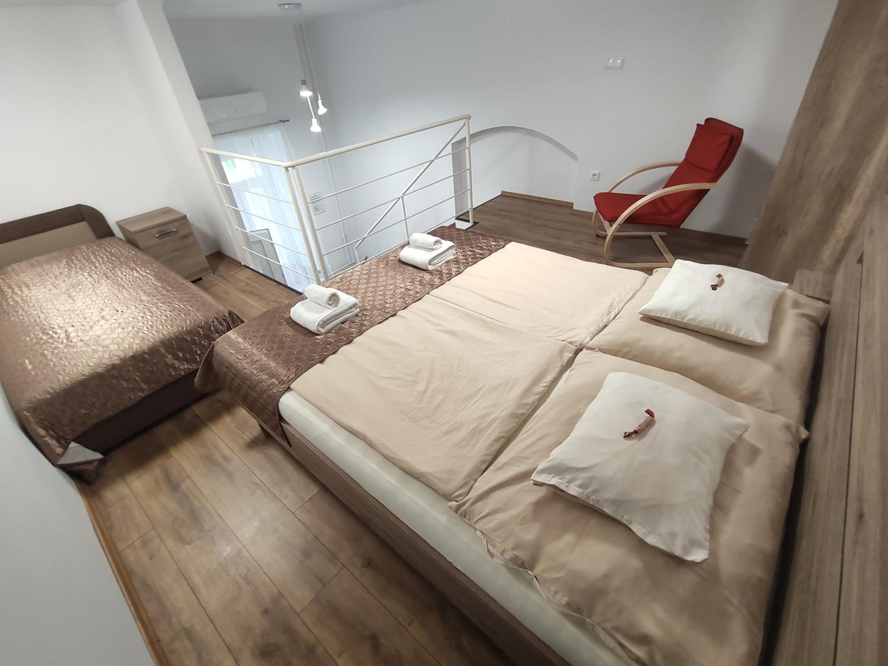 One-Bedroom Apartment - Photo 19