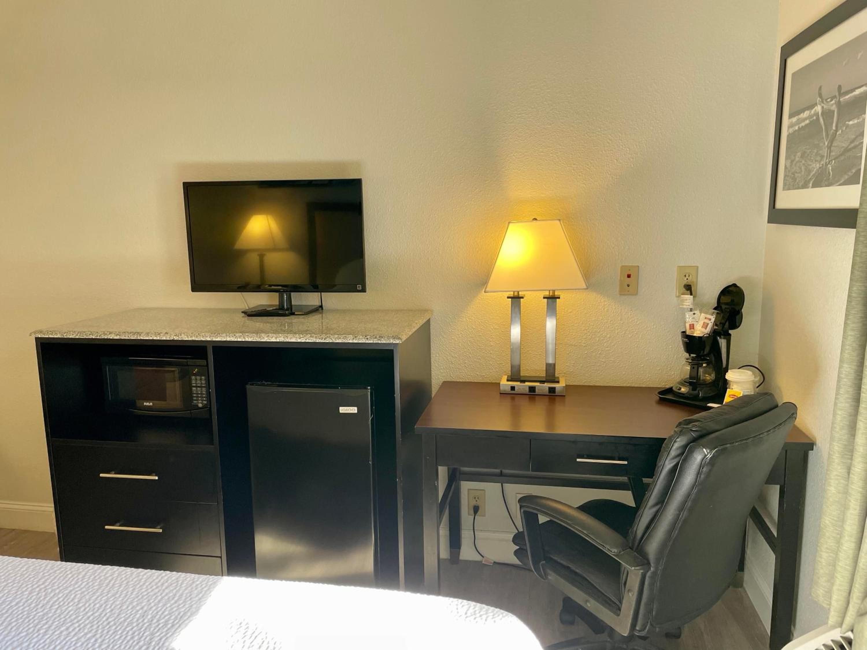 Family Room - Photo 21