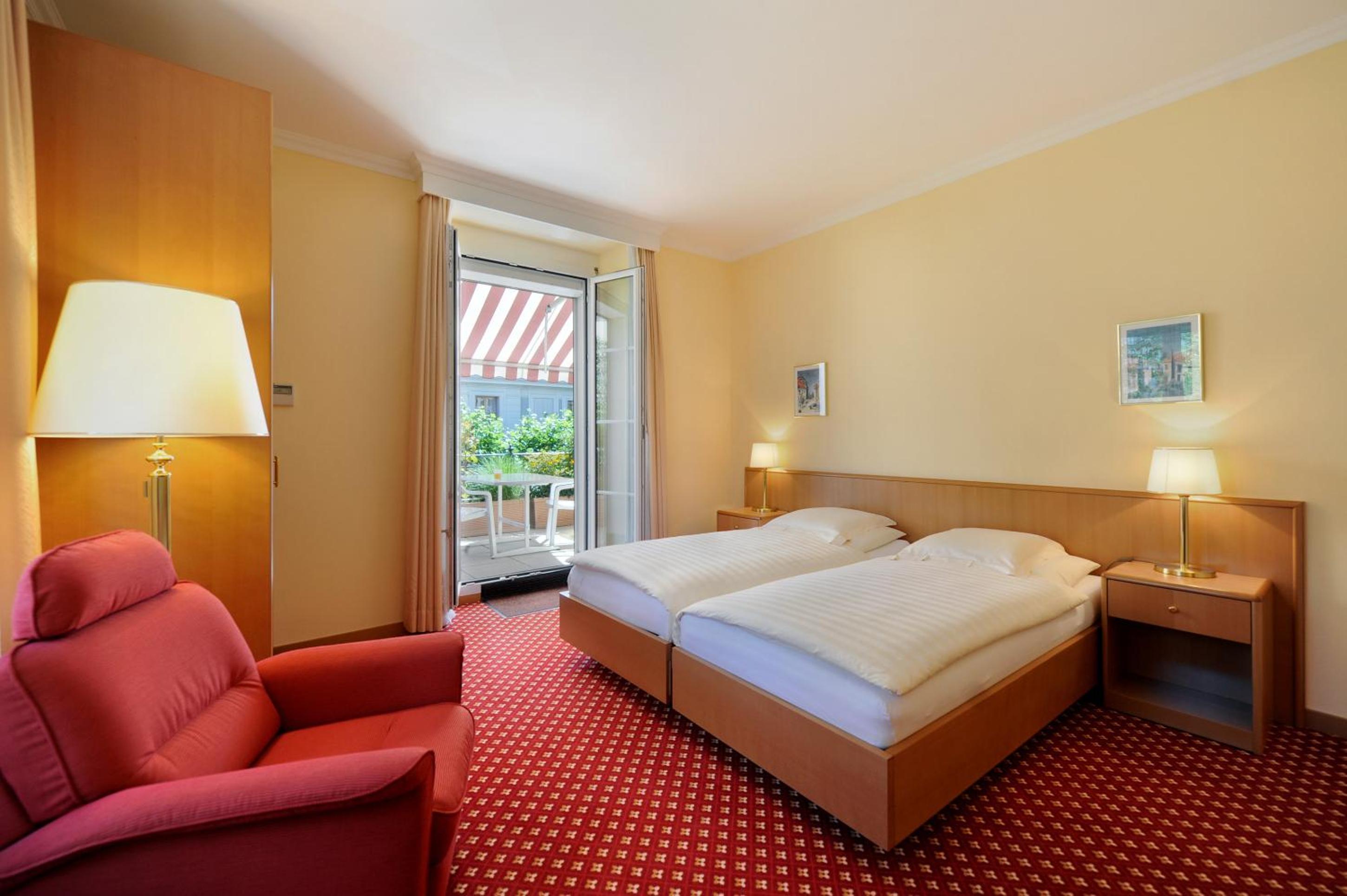 Superior Twin Room with Balcony  - Photo 9