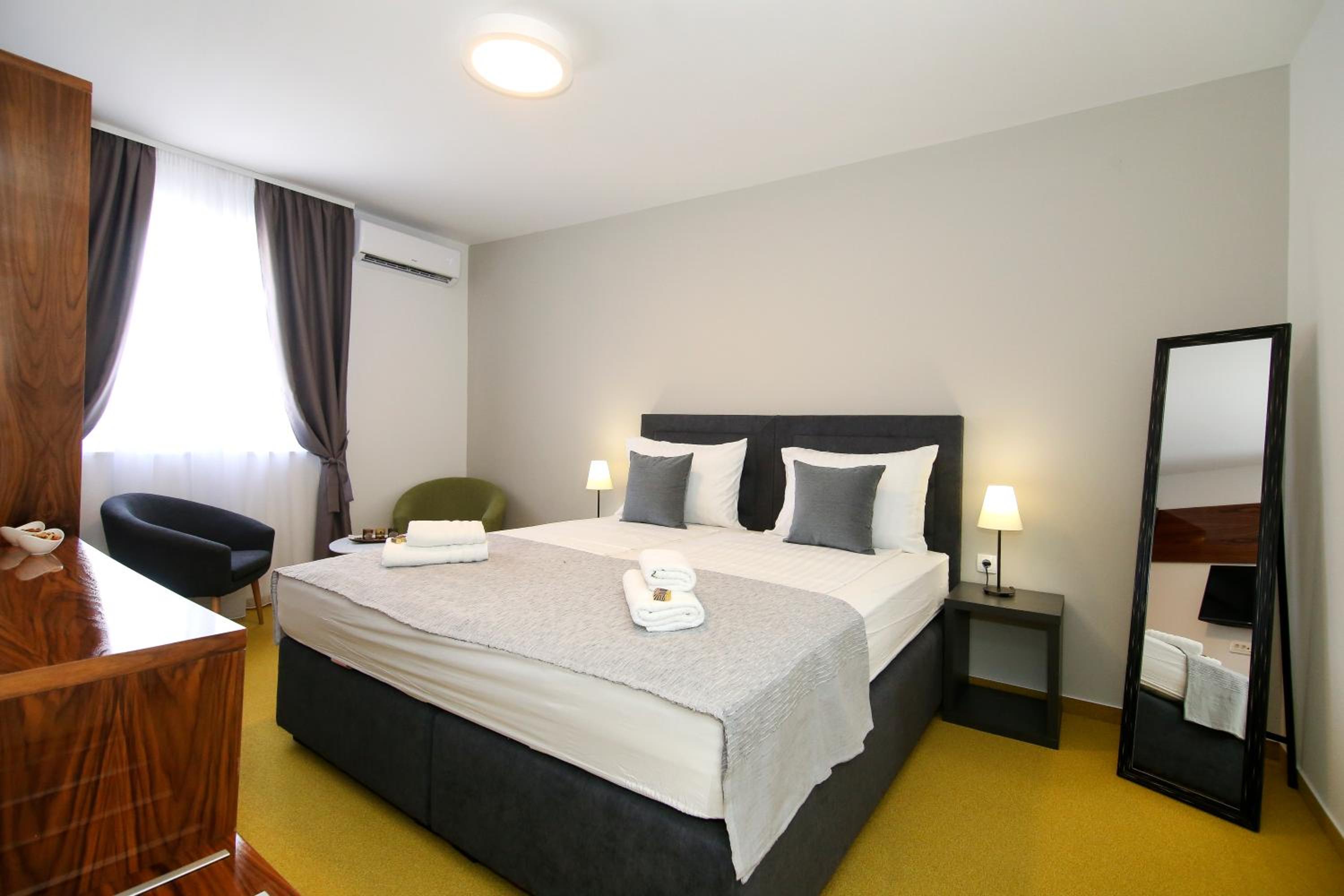 Deluxe Double Or Twin Room