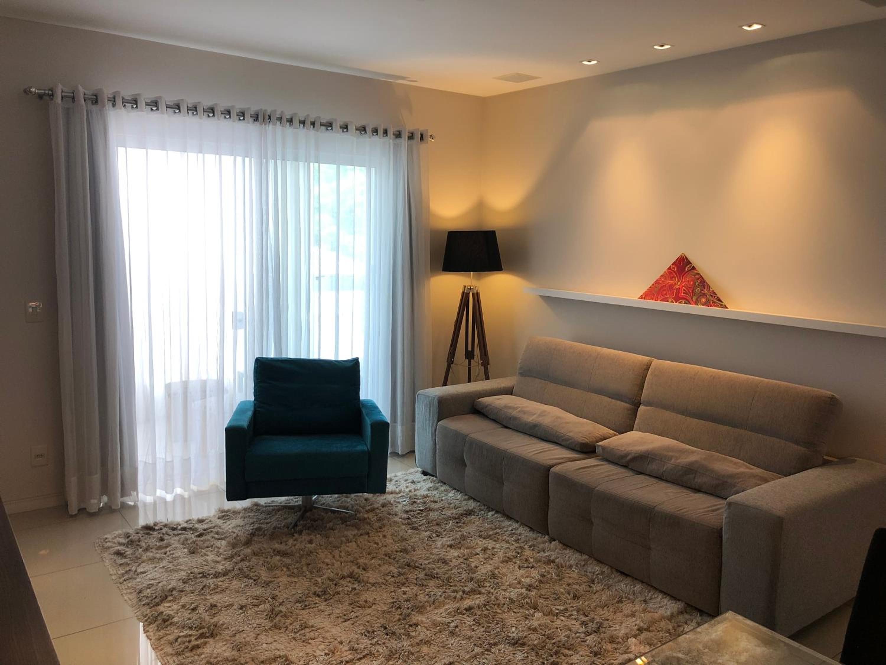 Apartment with Mountain View - Photo 1