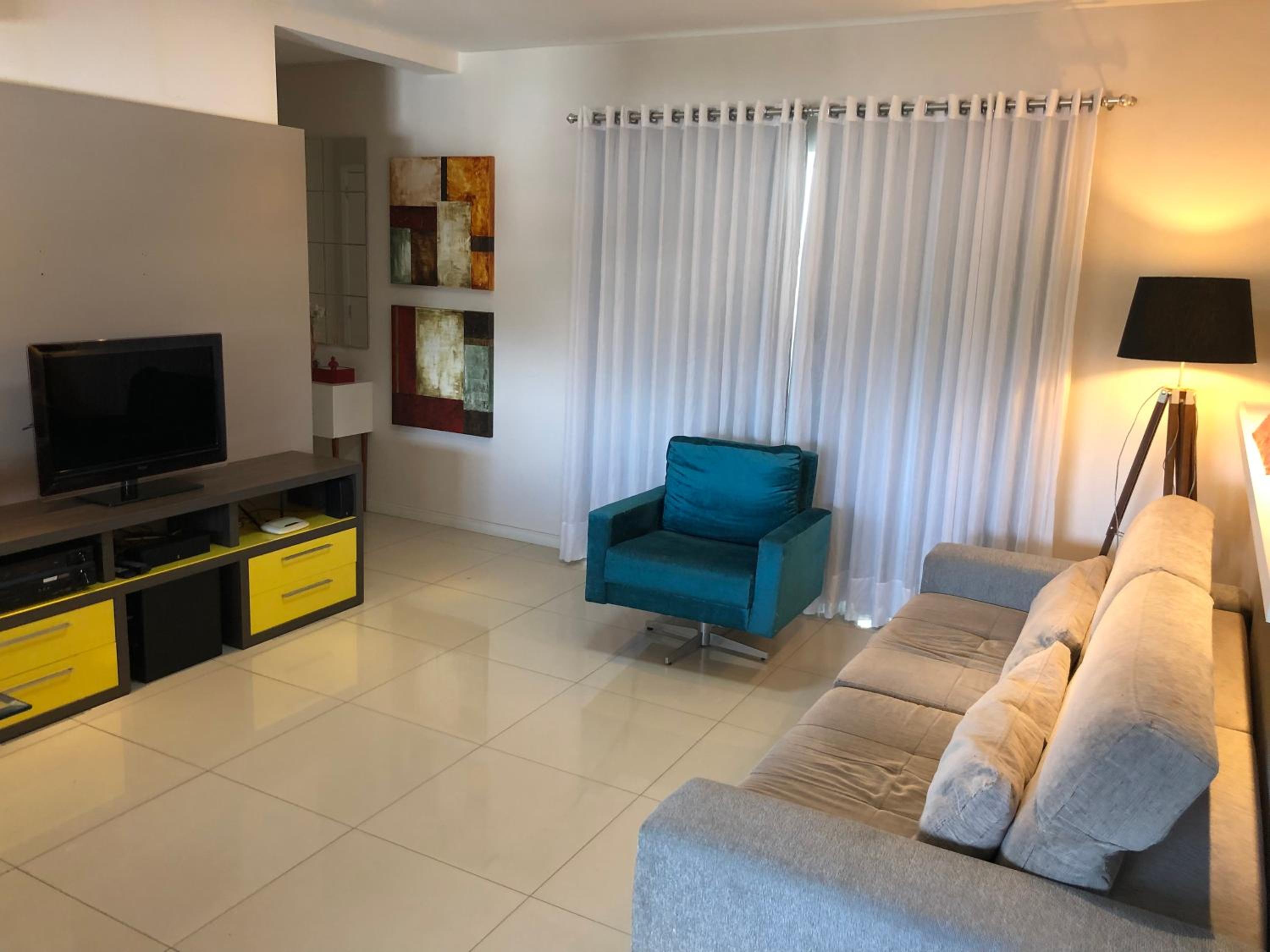 Apartment with Mountain View - Photo 10