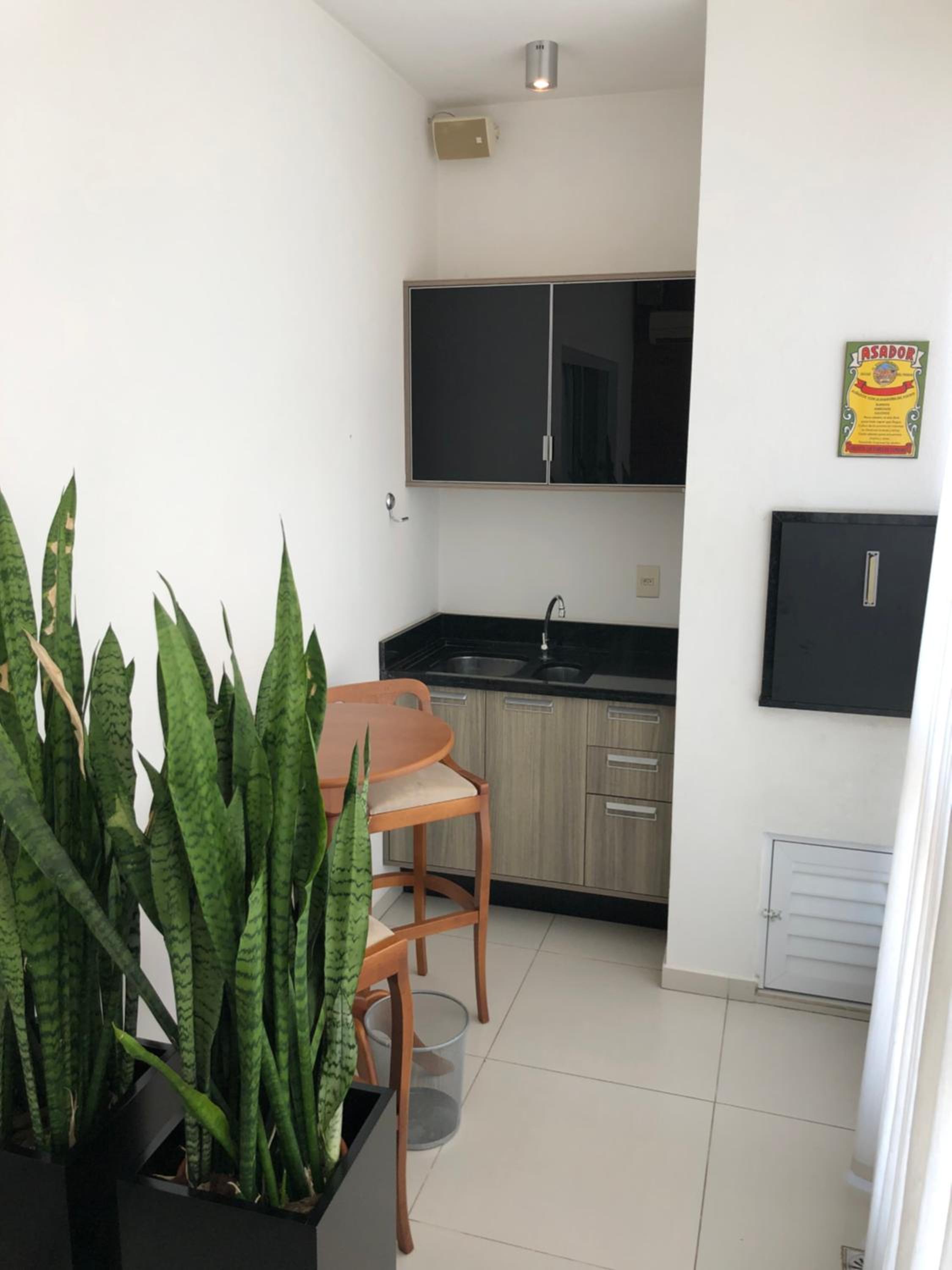 Apartment with Mountain View - Photo 9