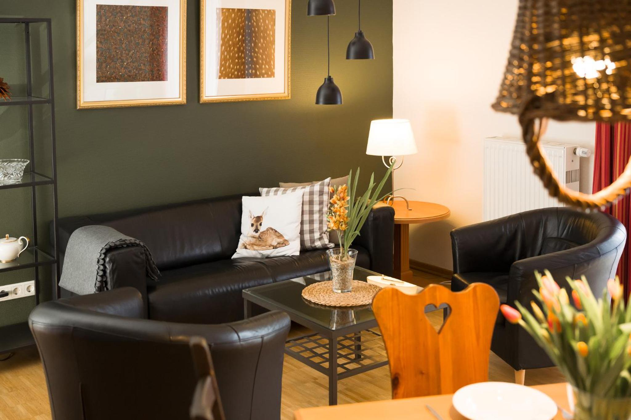 Large 3 bedroom, 2 bathroom apartment for up to 9 guests
