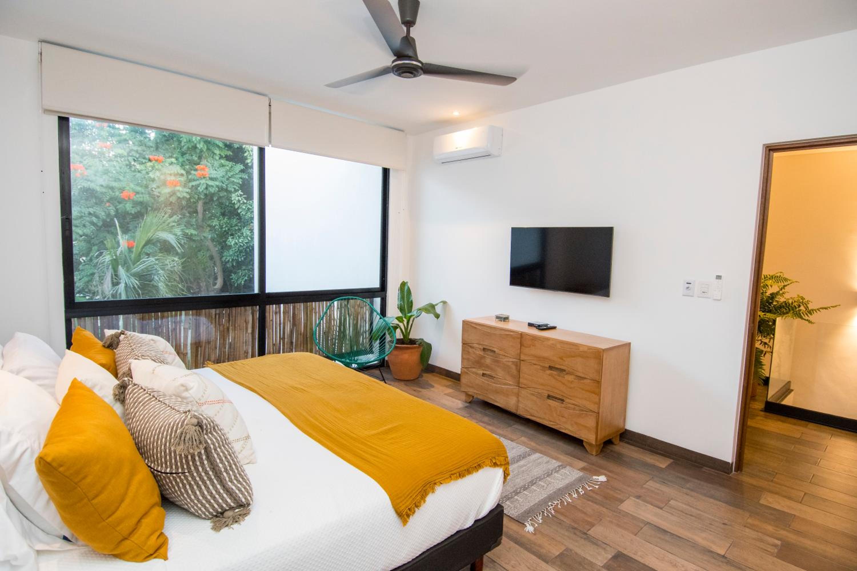 Three-Bedroom House photo 1