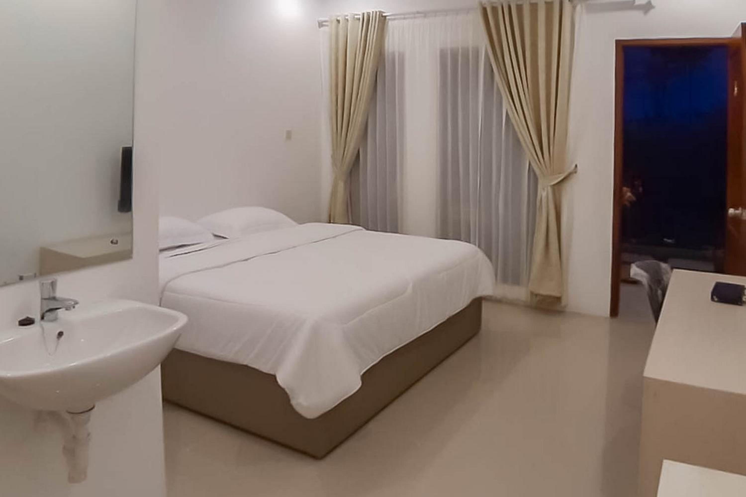 Economy Twin Room photo 1
