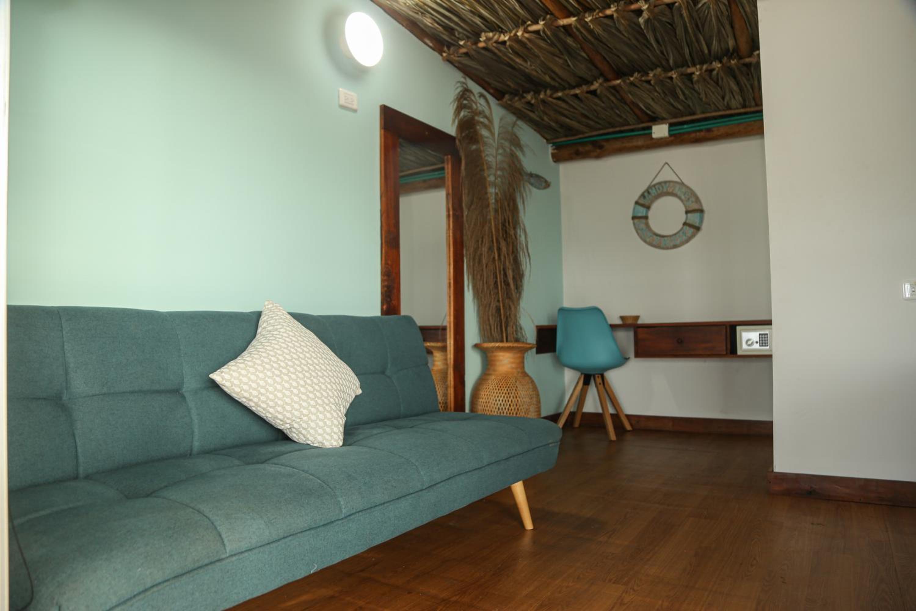Deluxe Room (2 Adults + 1 Child) photo 3