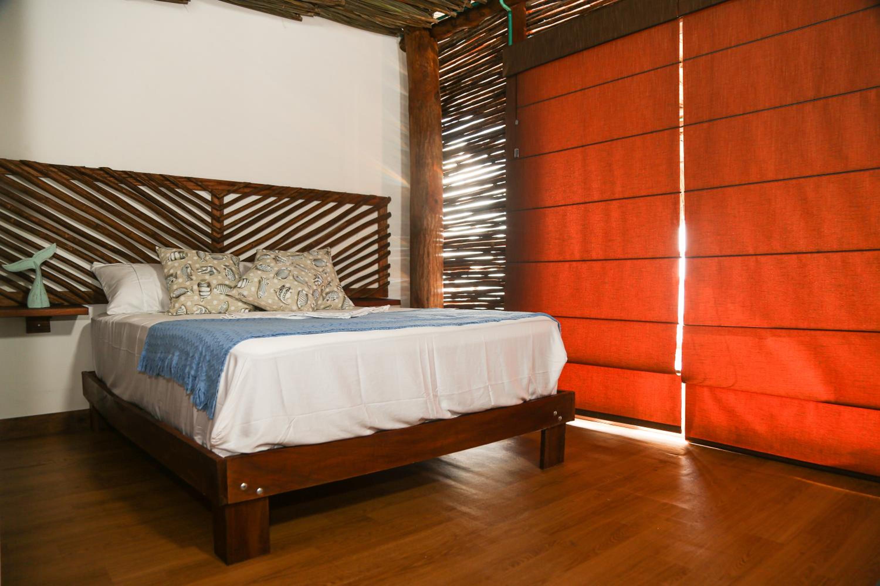 Deluxe Room (2 Adults + 1 Child) photo 1