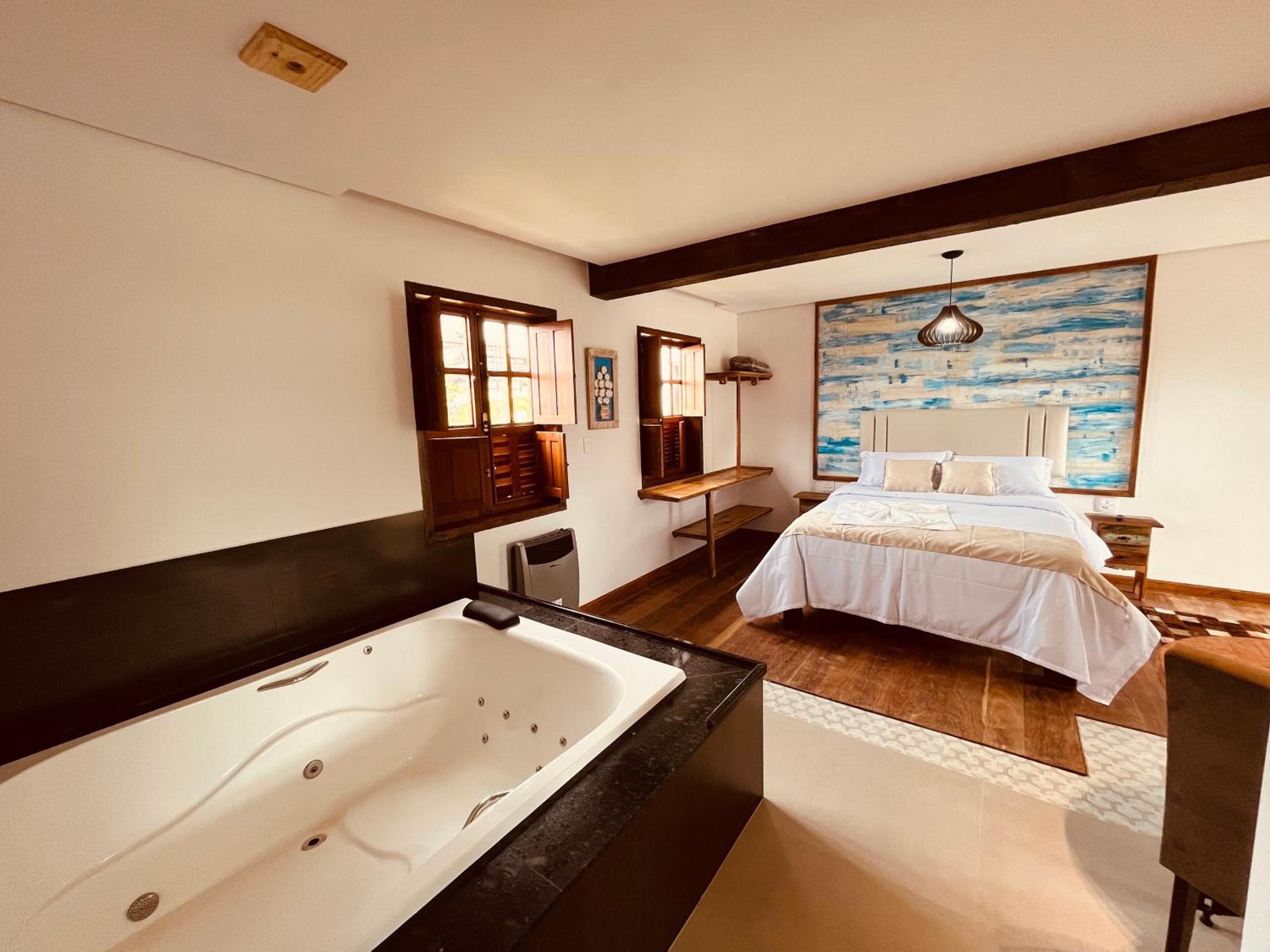 Deluxe Suite with Spa Bath photo 1