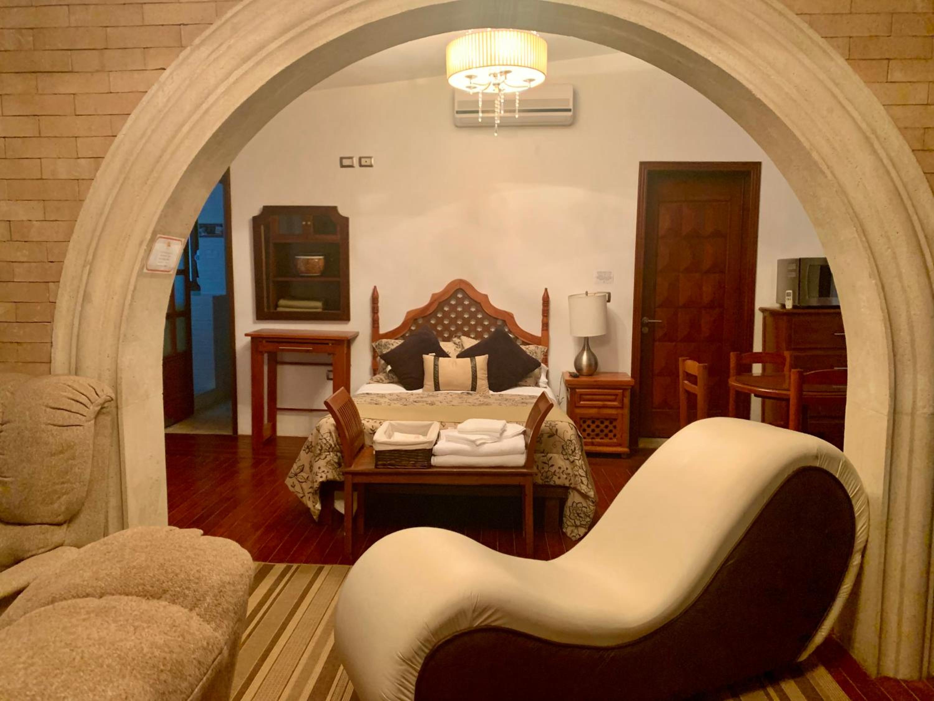Deluxe King Suite