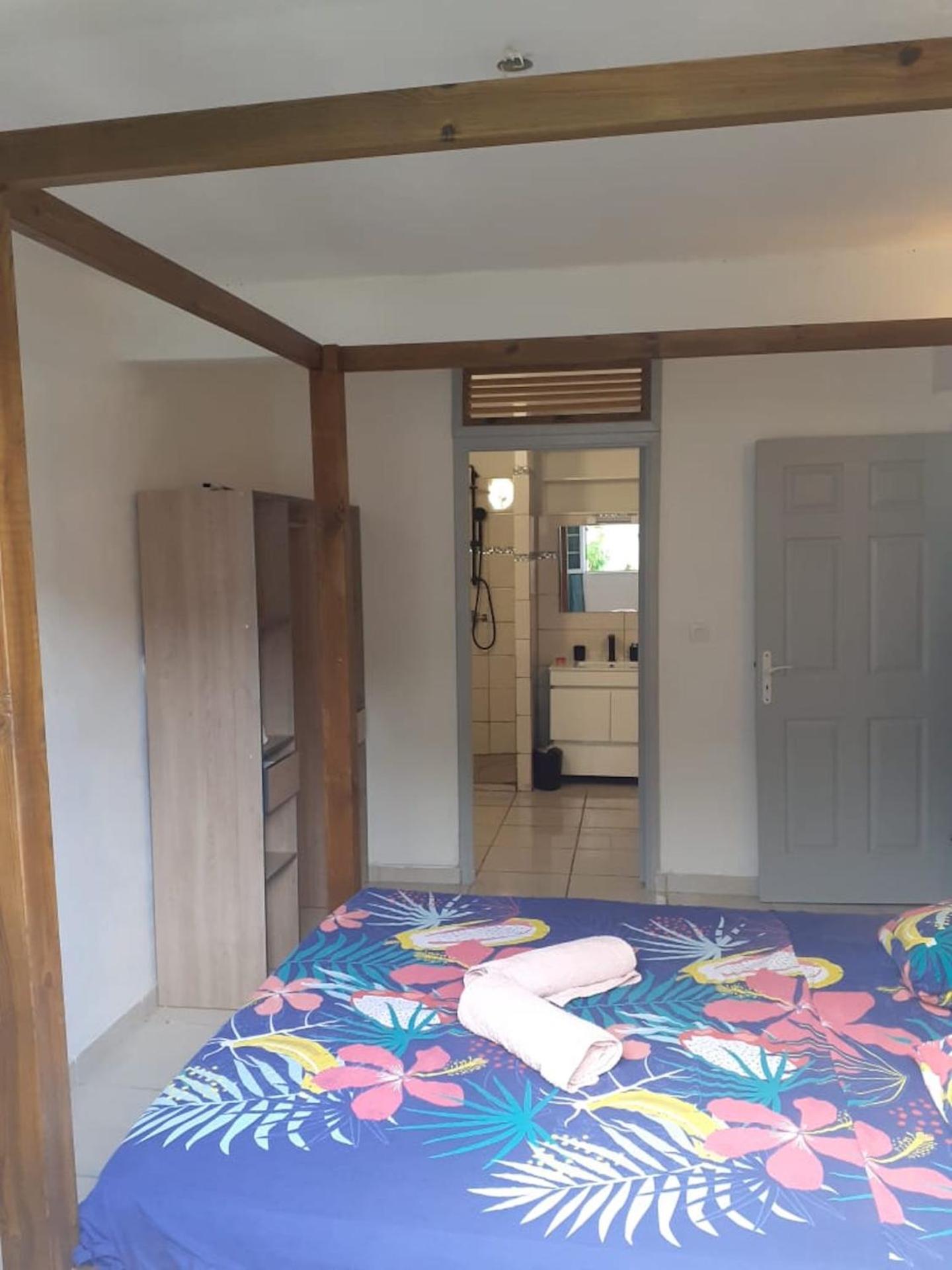 One-Bedroom House - Photo 15