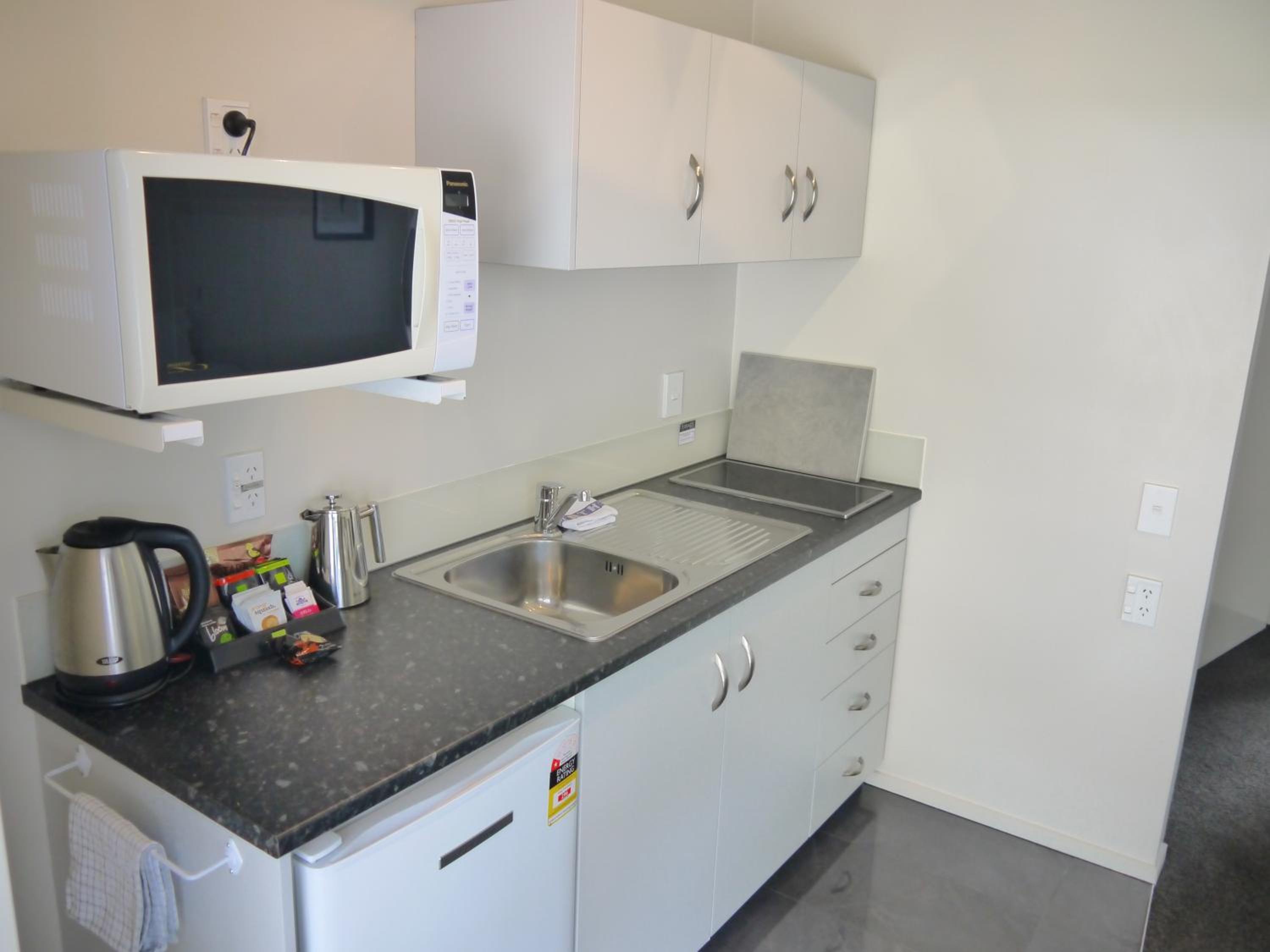 One-Bedroom Apartment - Photo 8