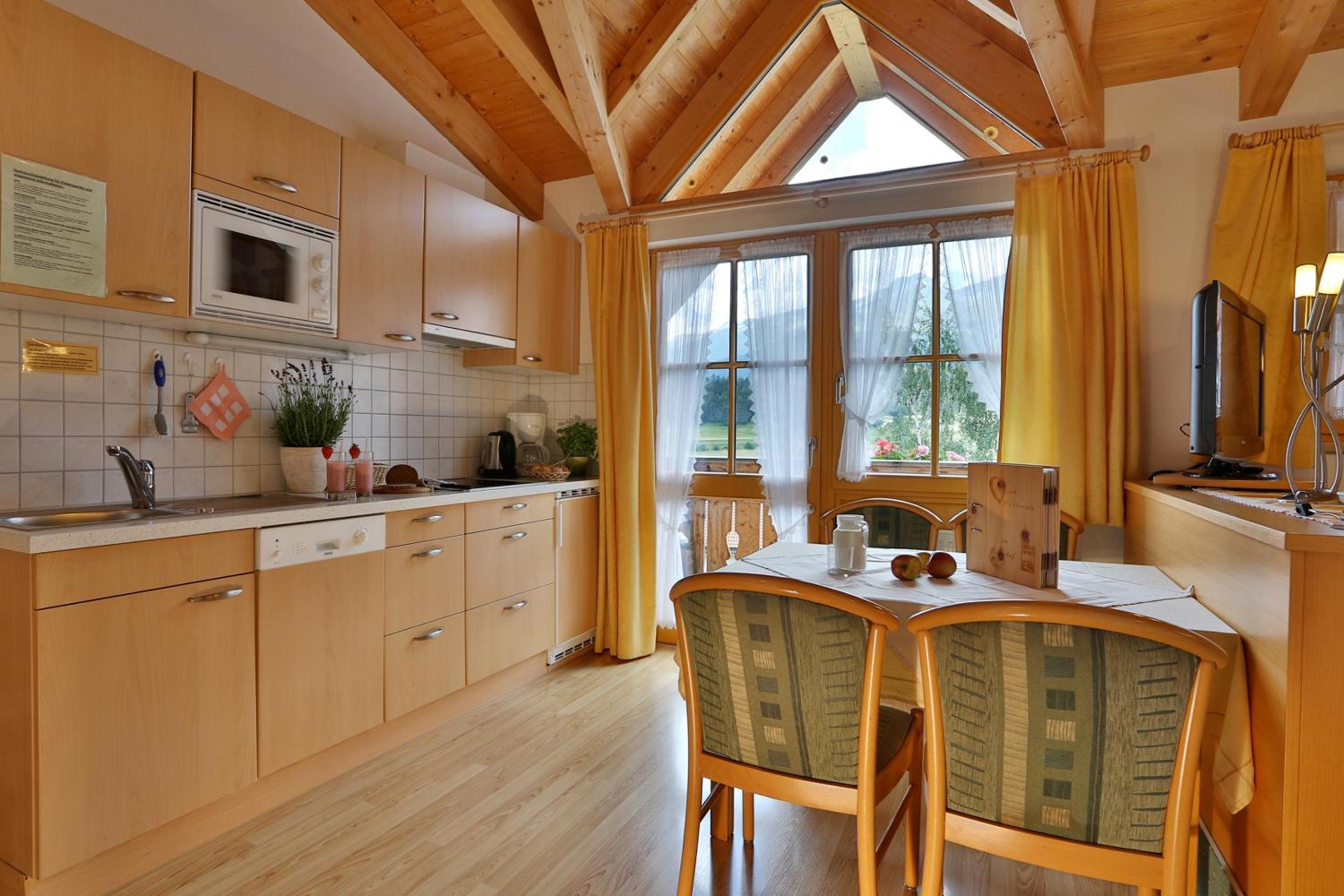 Comfort One-Bedroom Apartment with Balcony - Enzian photo 3