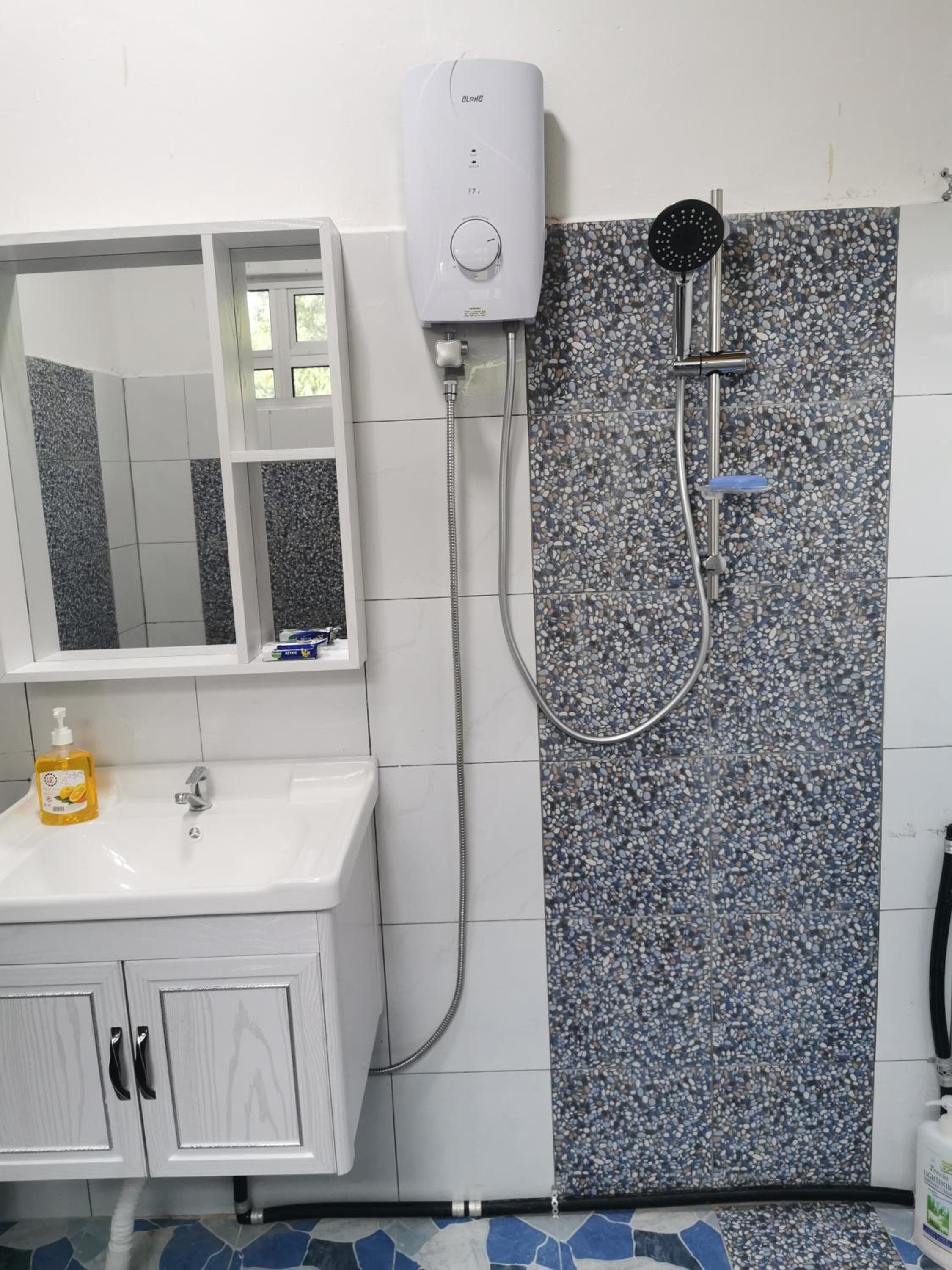 Family Room with Private Bathroom photo 3
