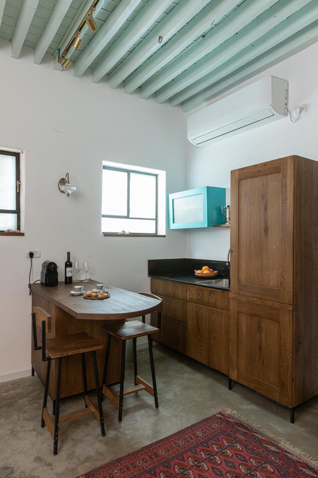 One-Bedroom Apartment - Photo 12
