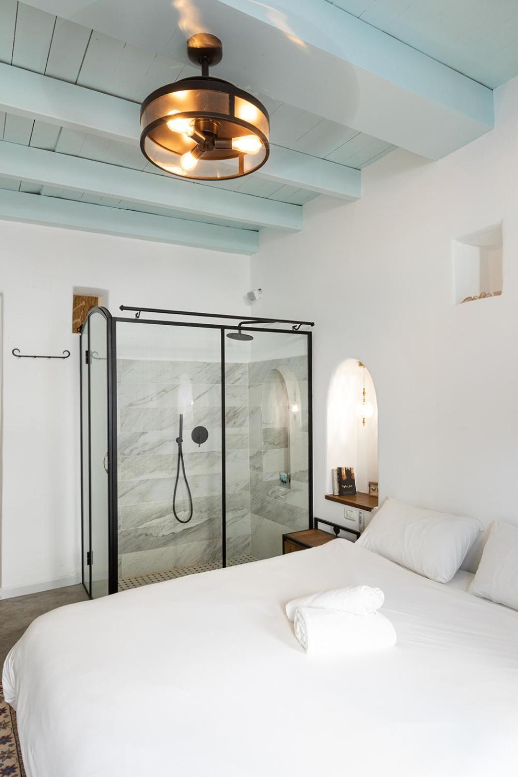 One-Bedroom Apartment - Photo 17