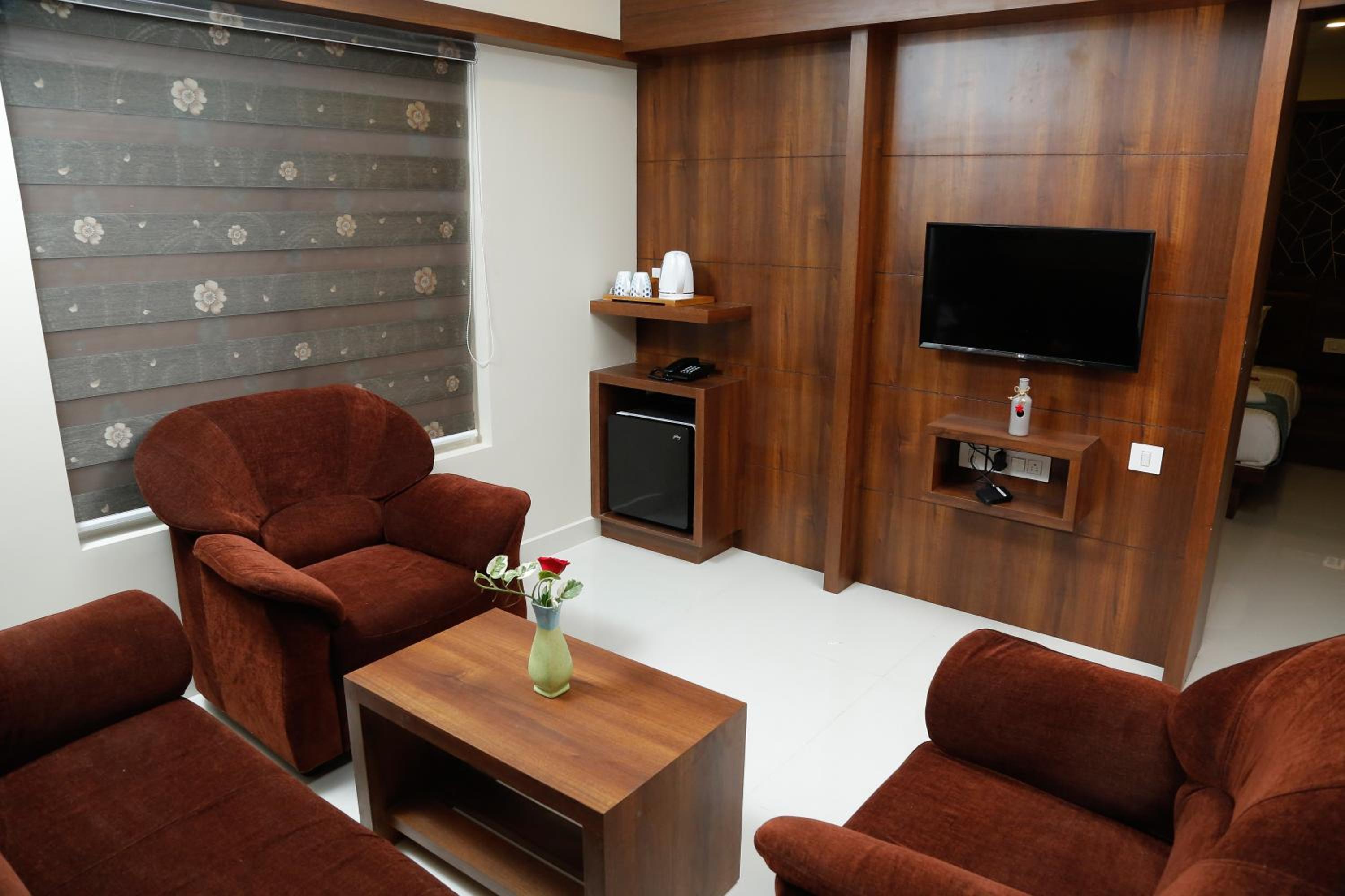 King Suite - Photo 2