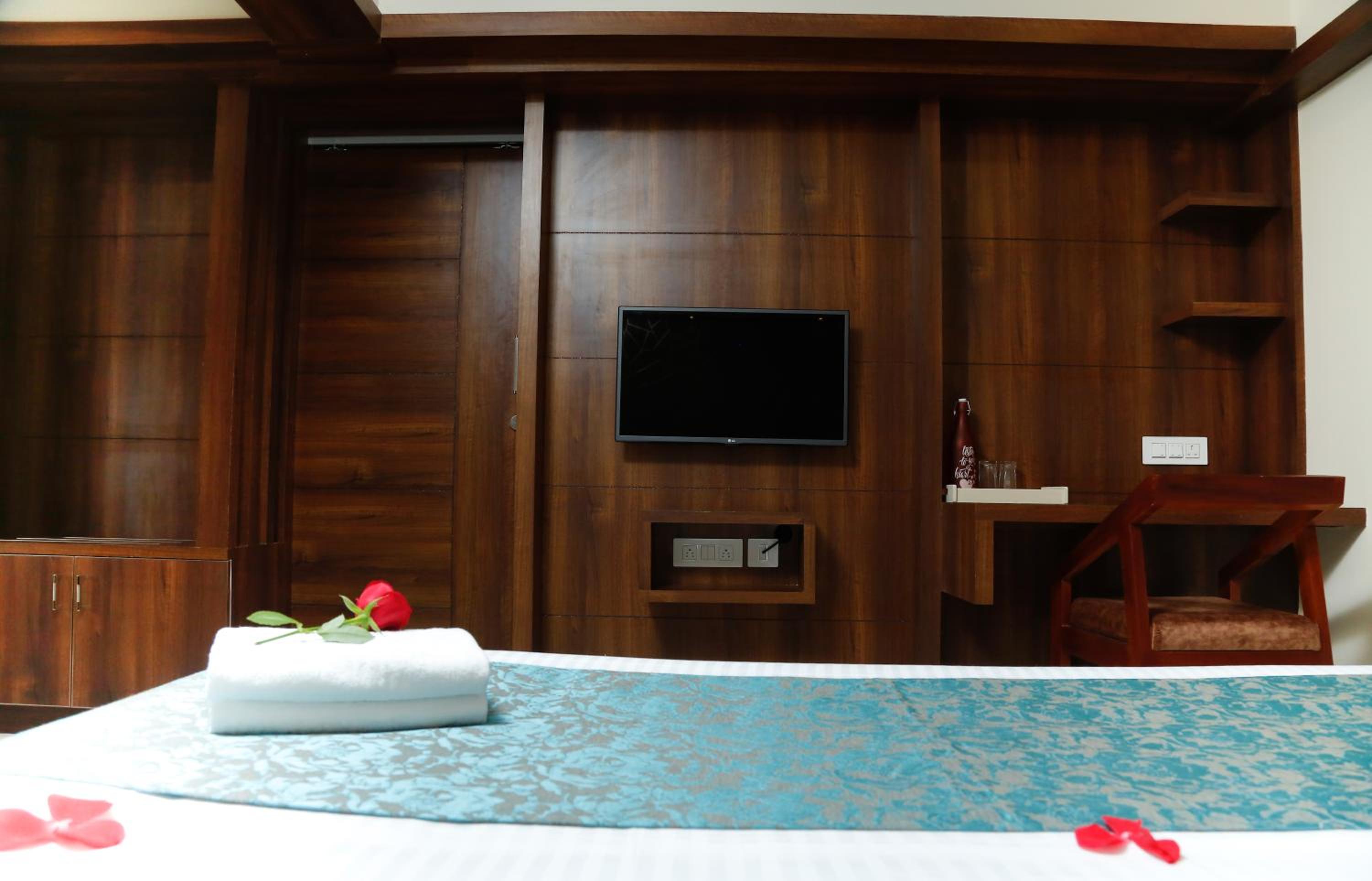 King Suite - Photo 7
