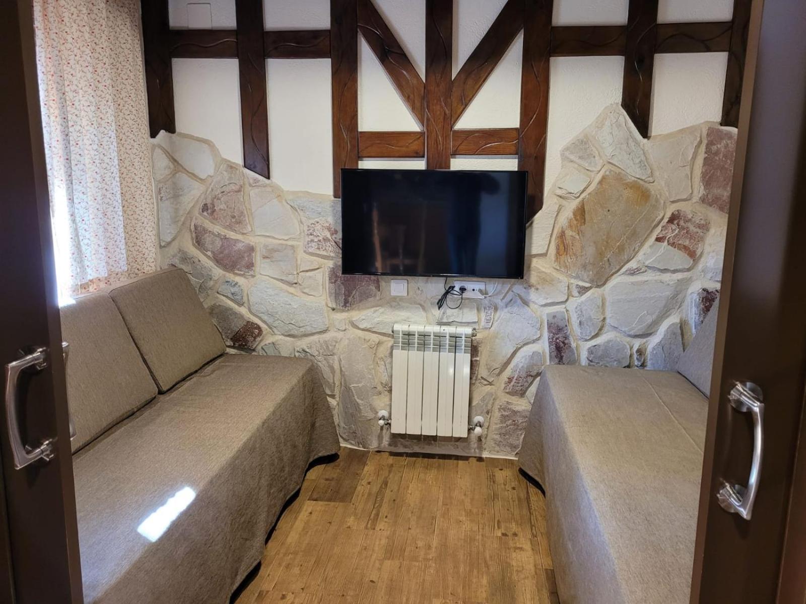 Country House (4 pax)