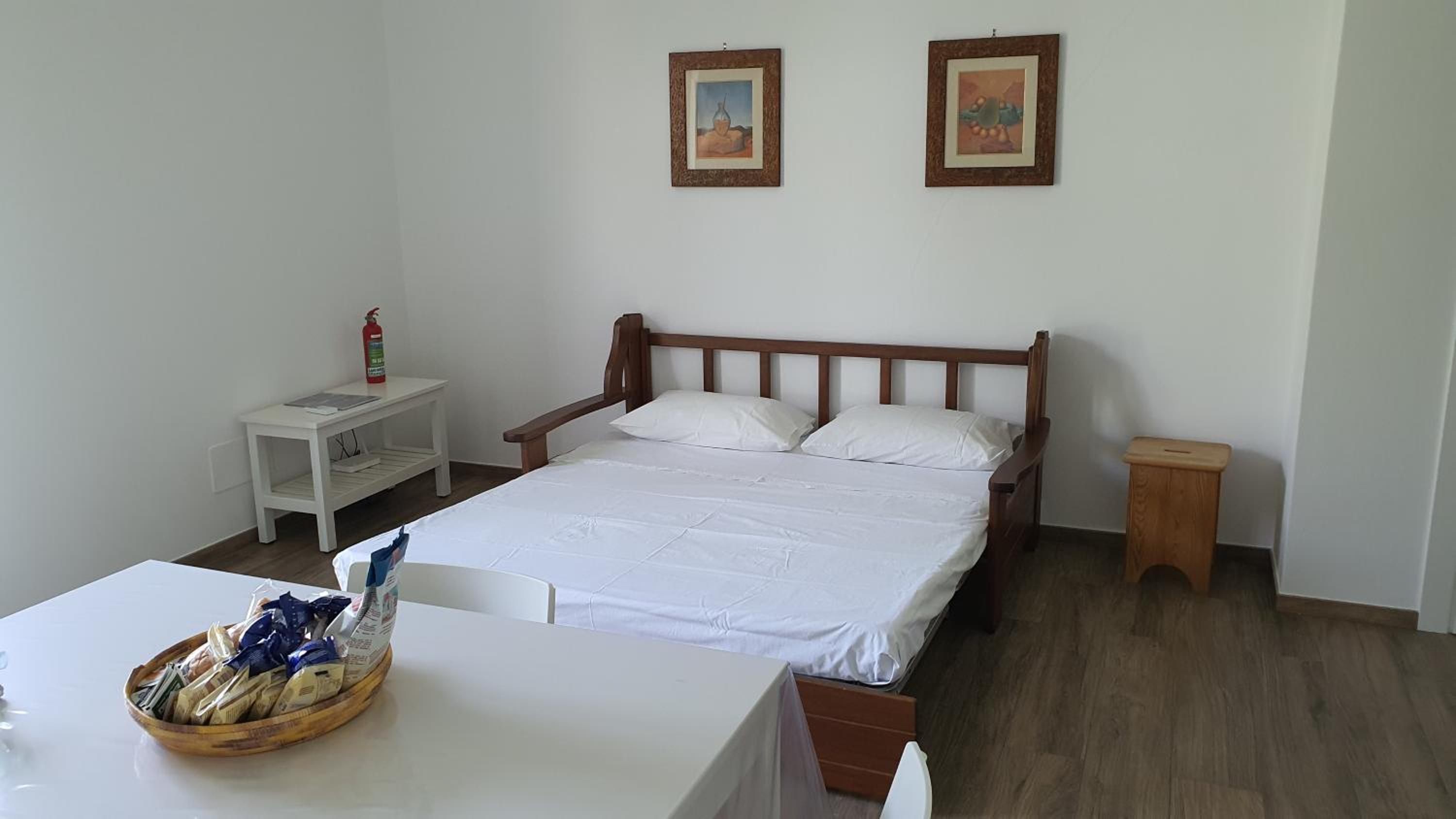 One-Bedroom House photo 1