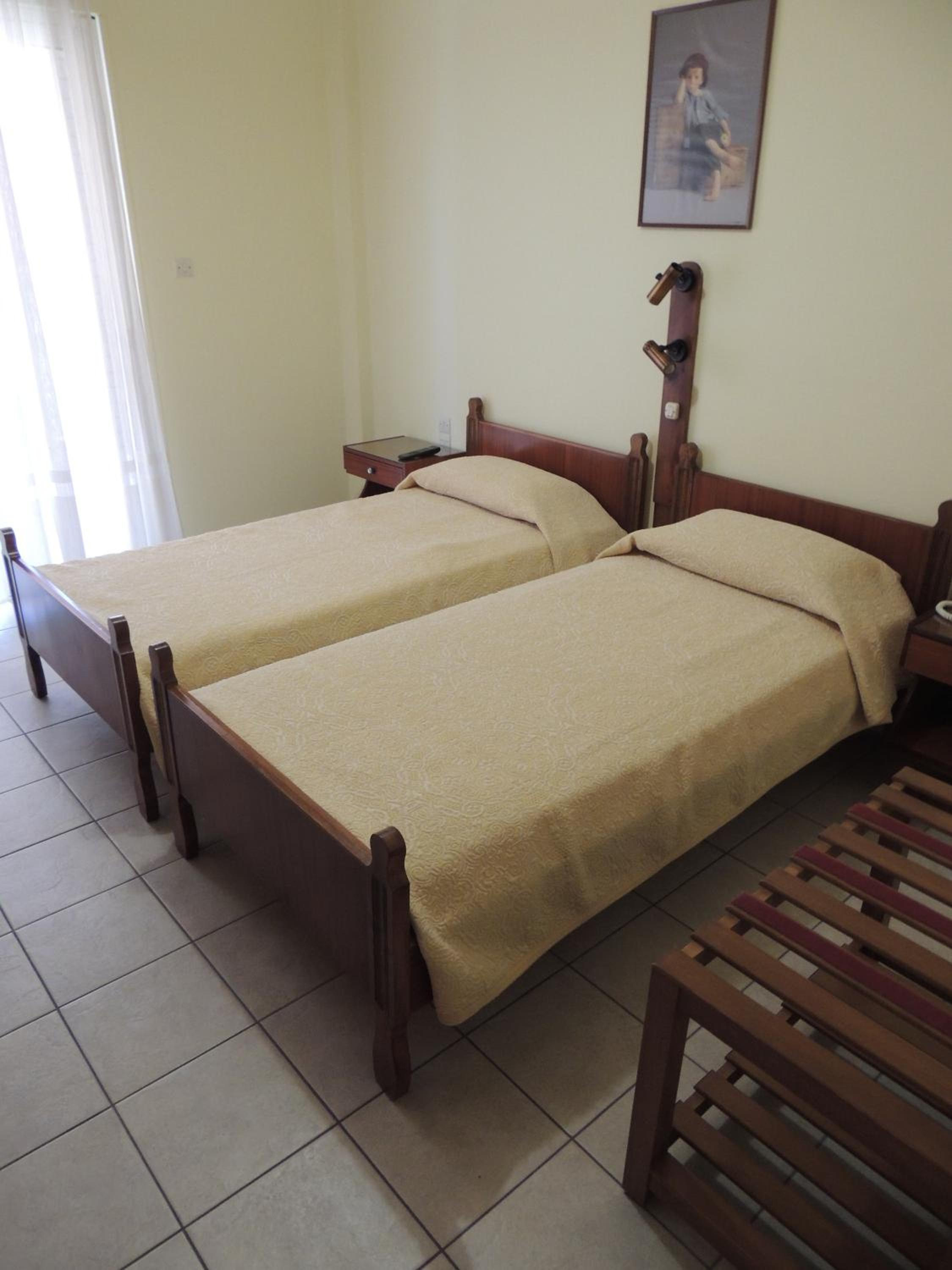 Studio (3 Adults)