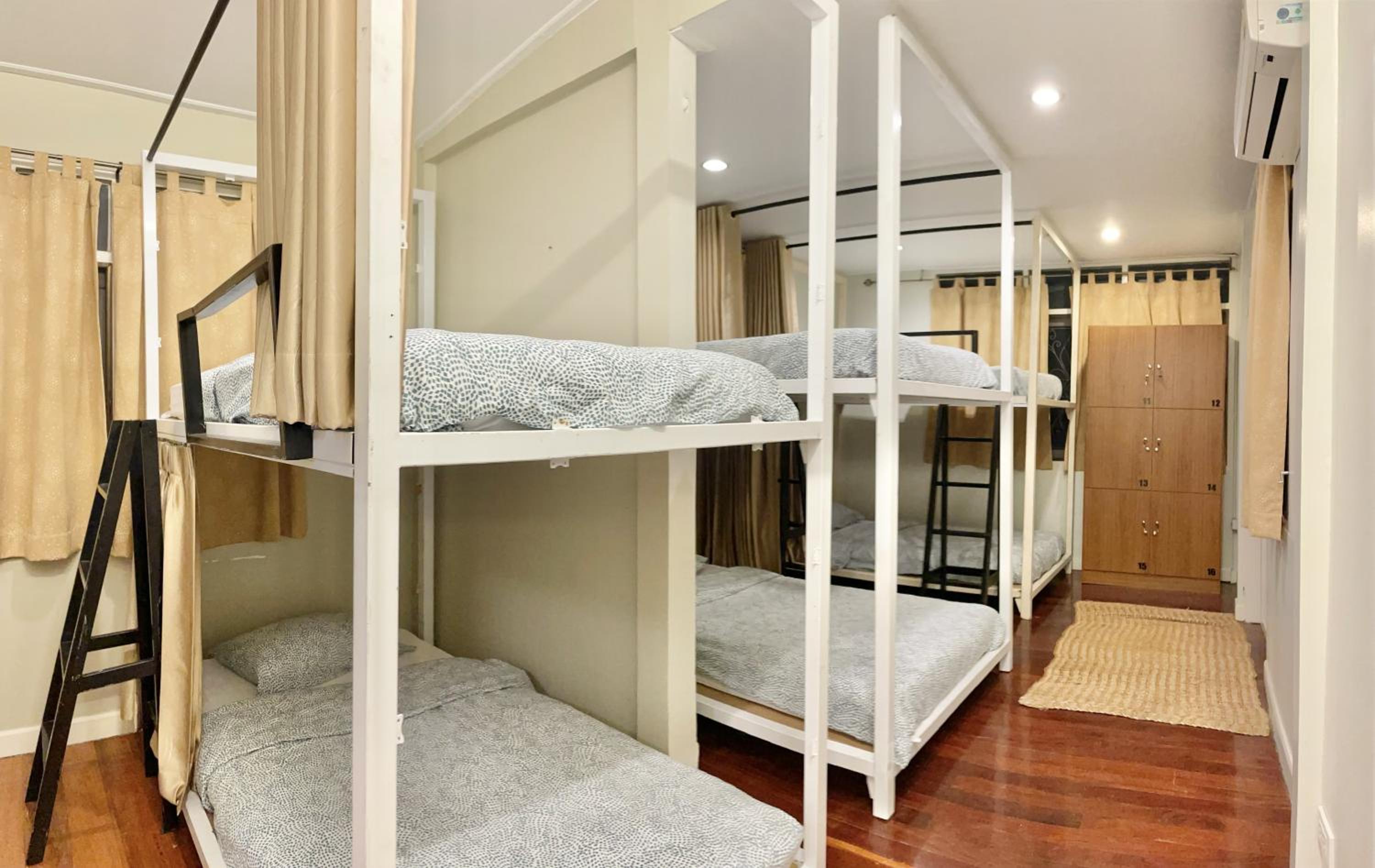 Bed in 6-Bed Mixed Dormitory Room photo 1