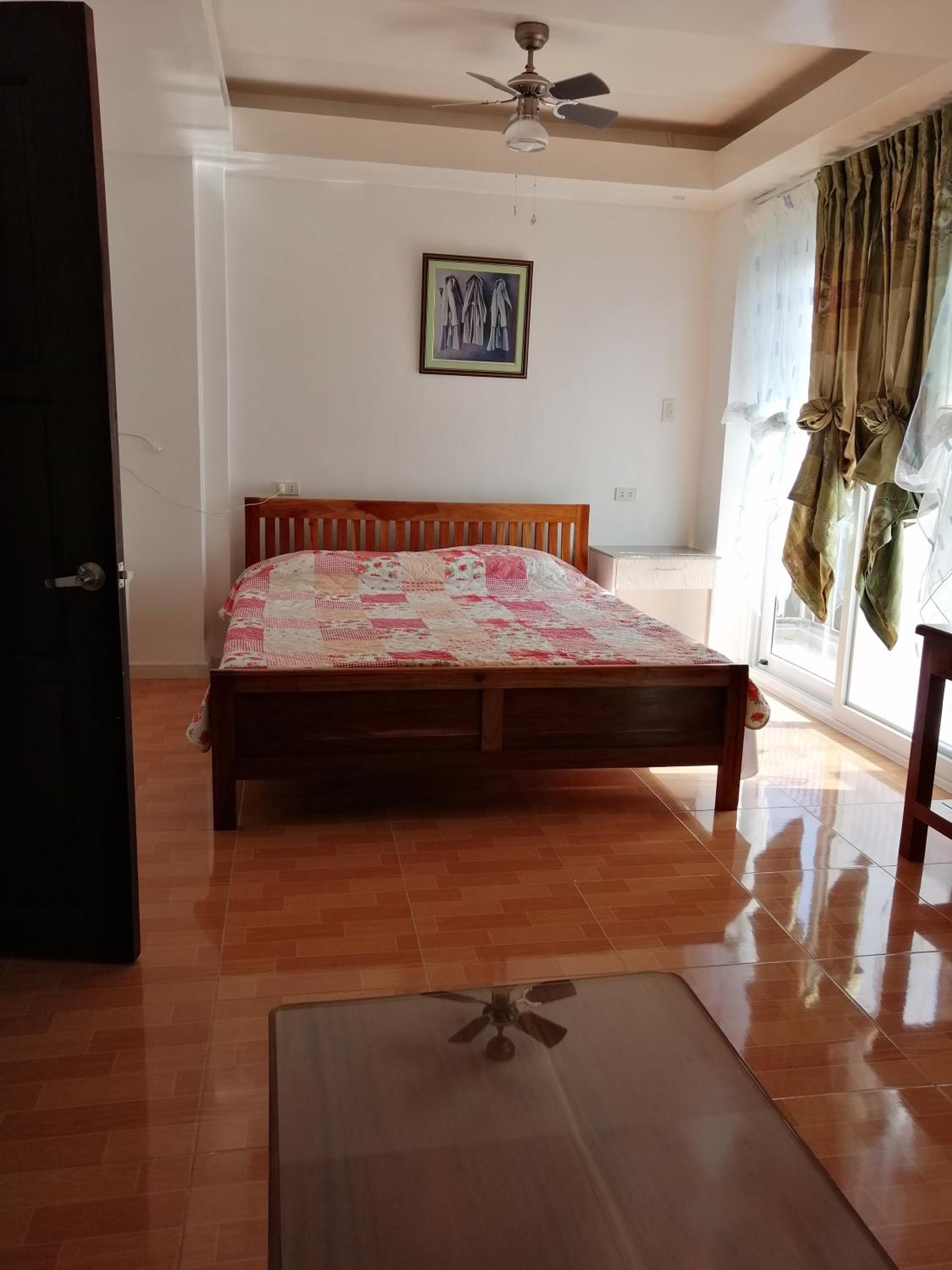 One-Bedroom Apartment - Photo 11