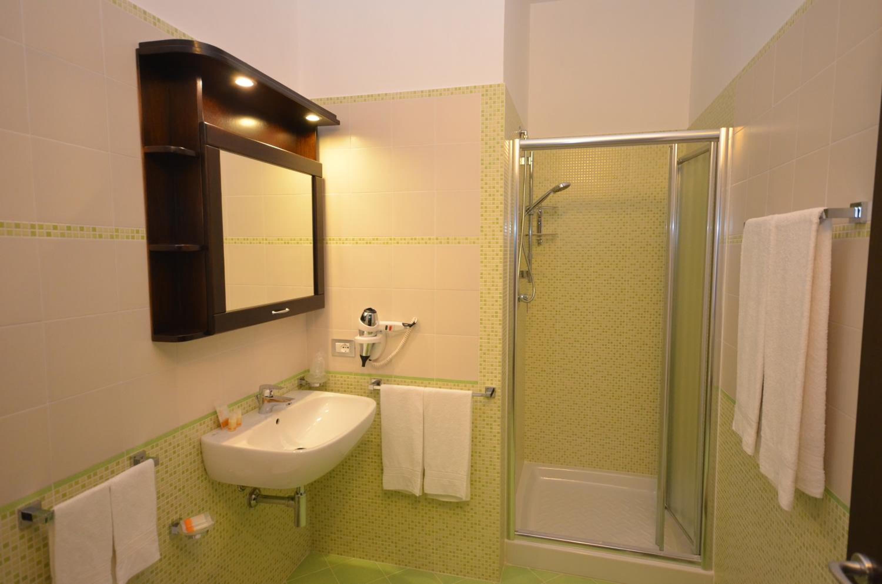 Double Room with Private Bathroom photo 3