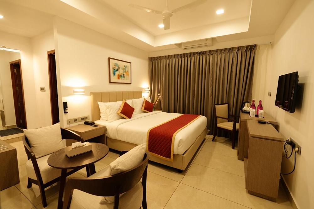 Deluxe Room (2 Adults + 1 Child)