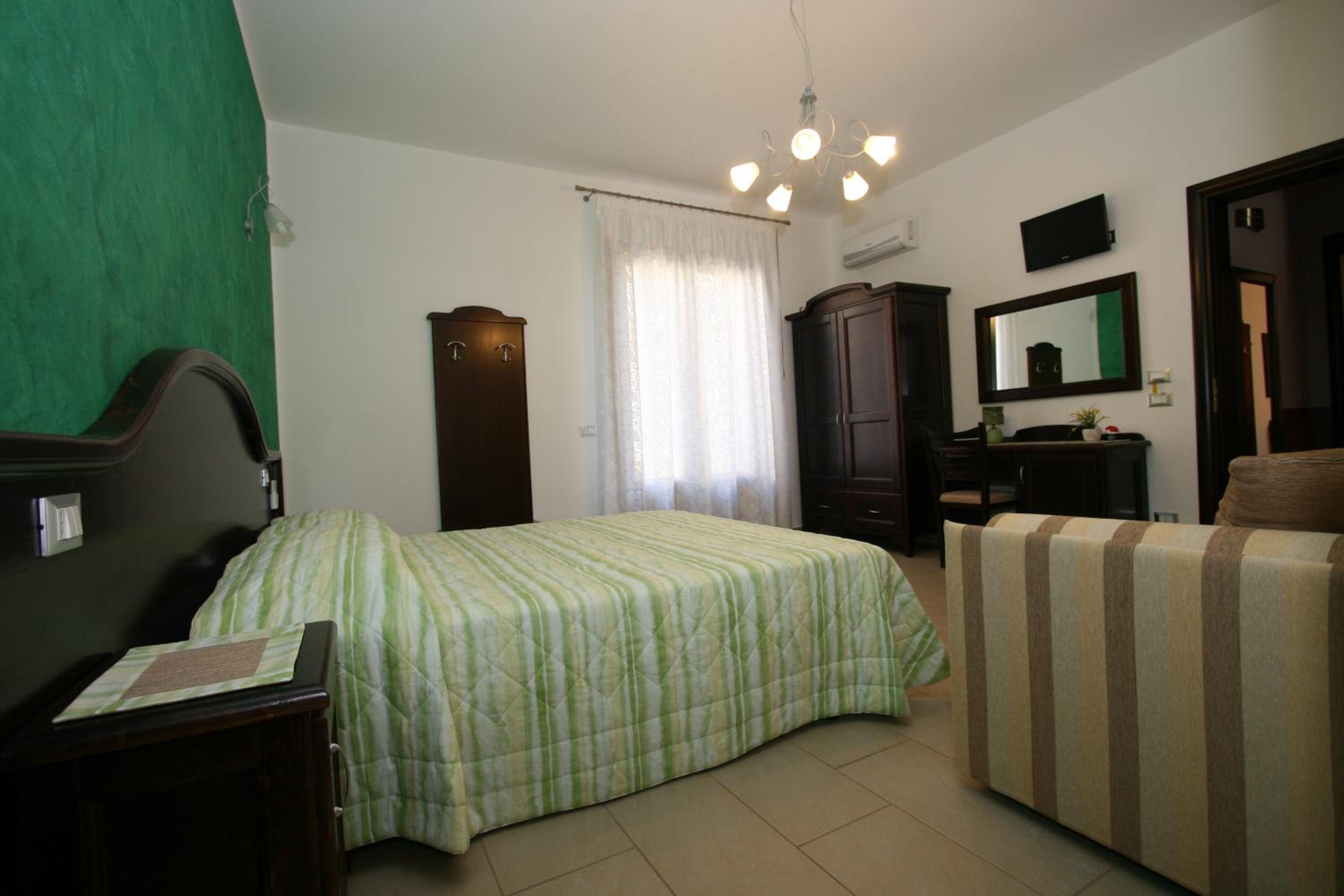 Comfort Triple Room photo 3