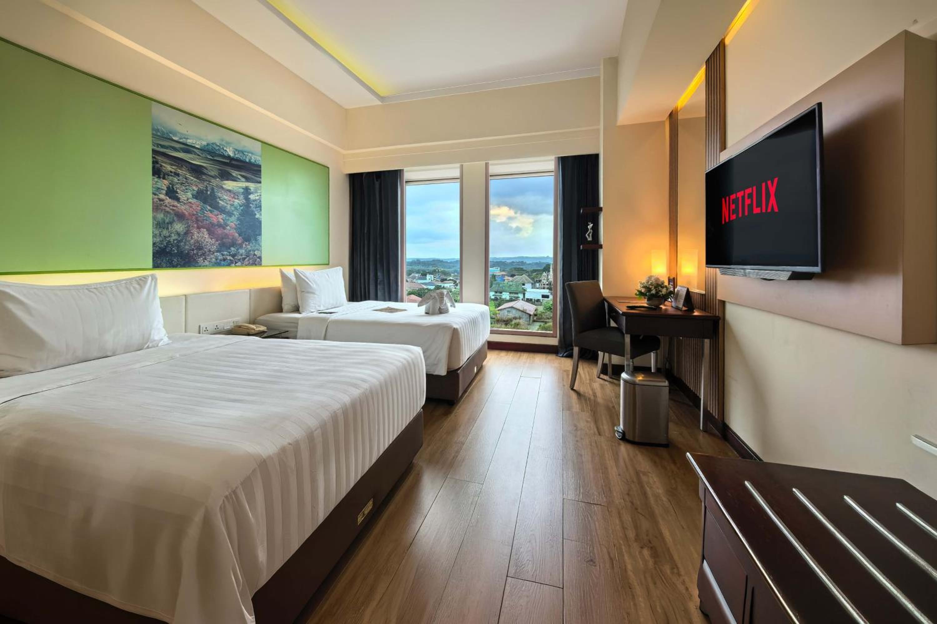 Grand Deluxe Twin Room Smoking