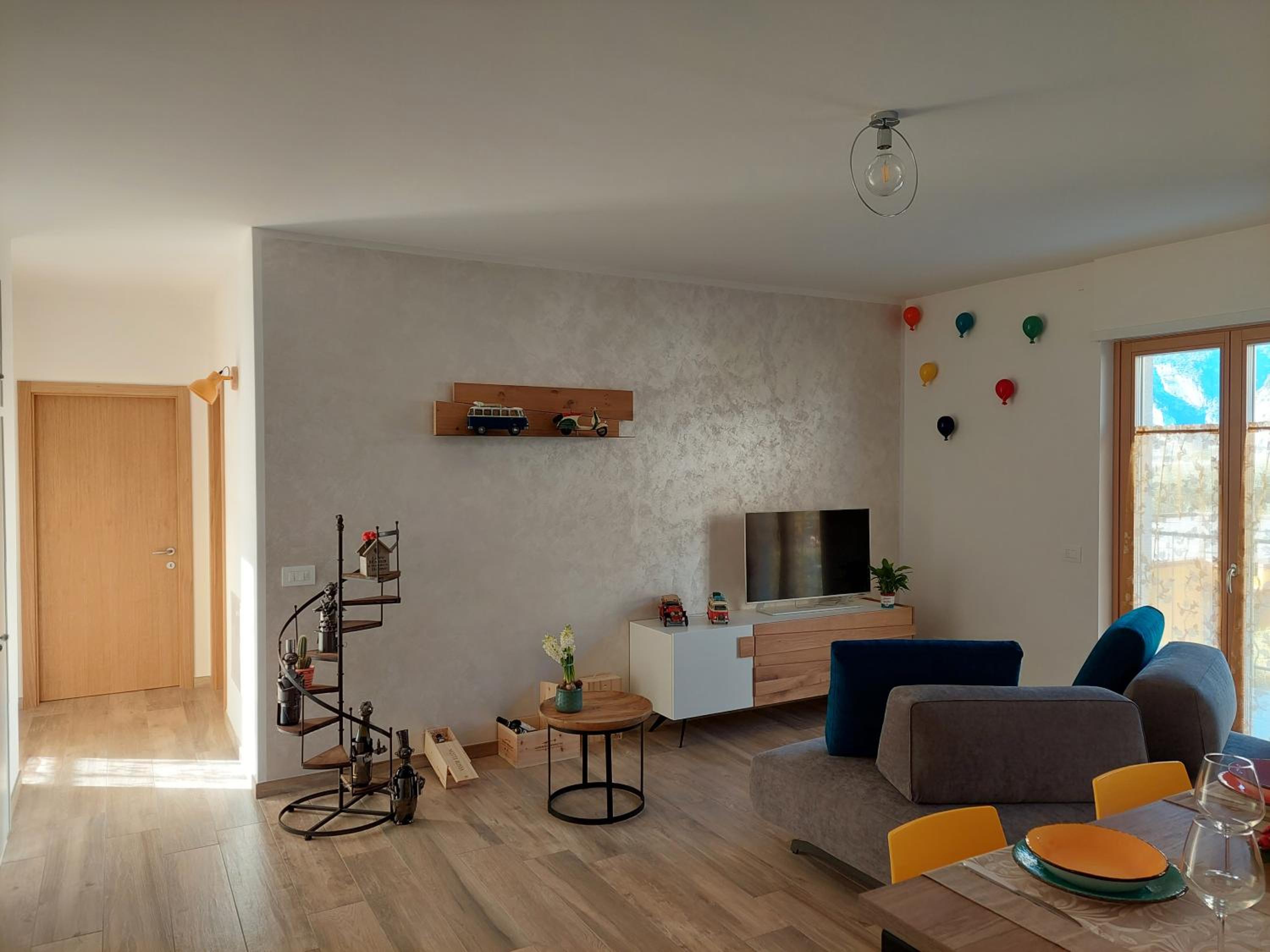 Apartment With Lake View