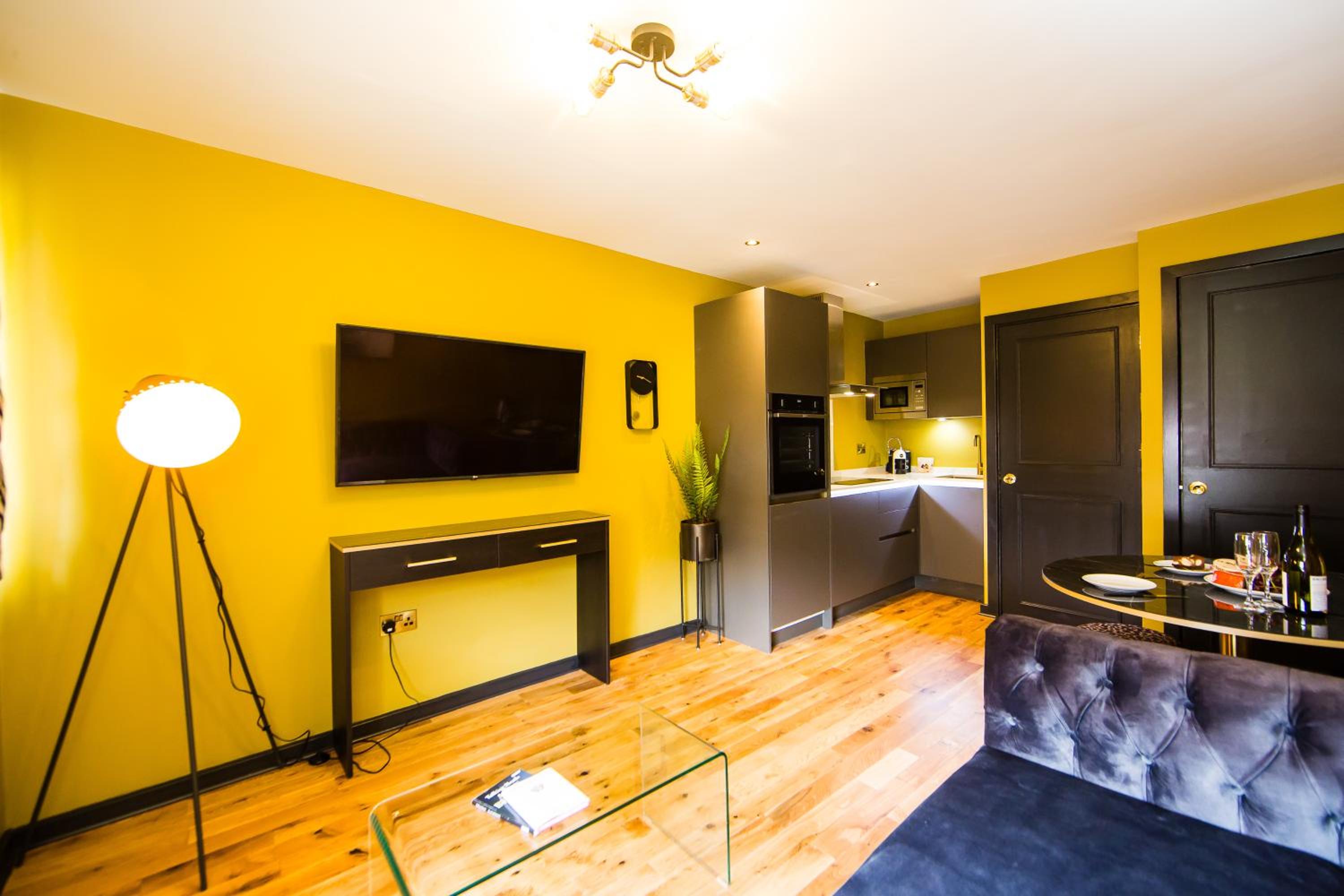 One-Bedroom Apartment - Photo 36