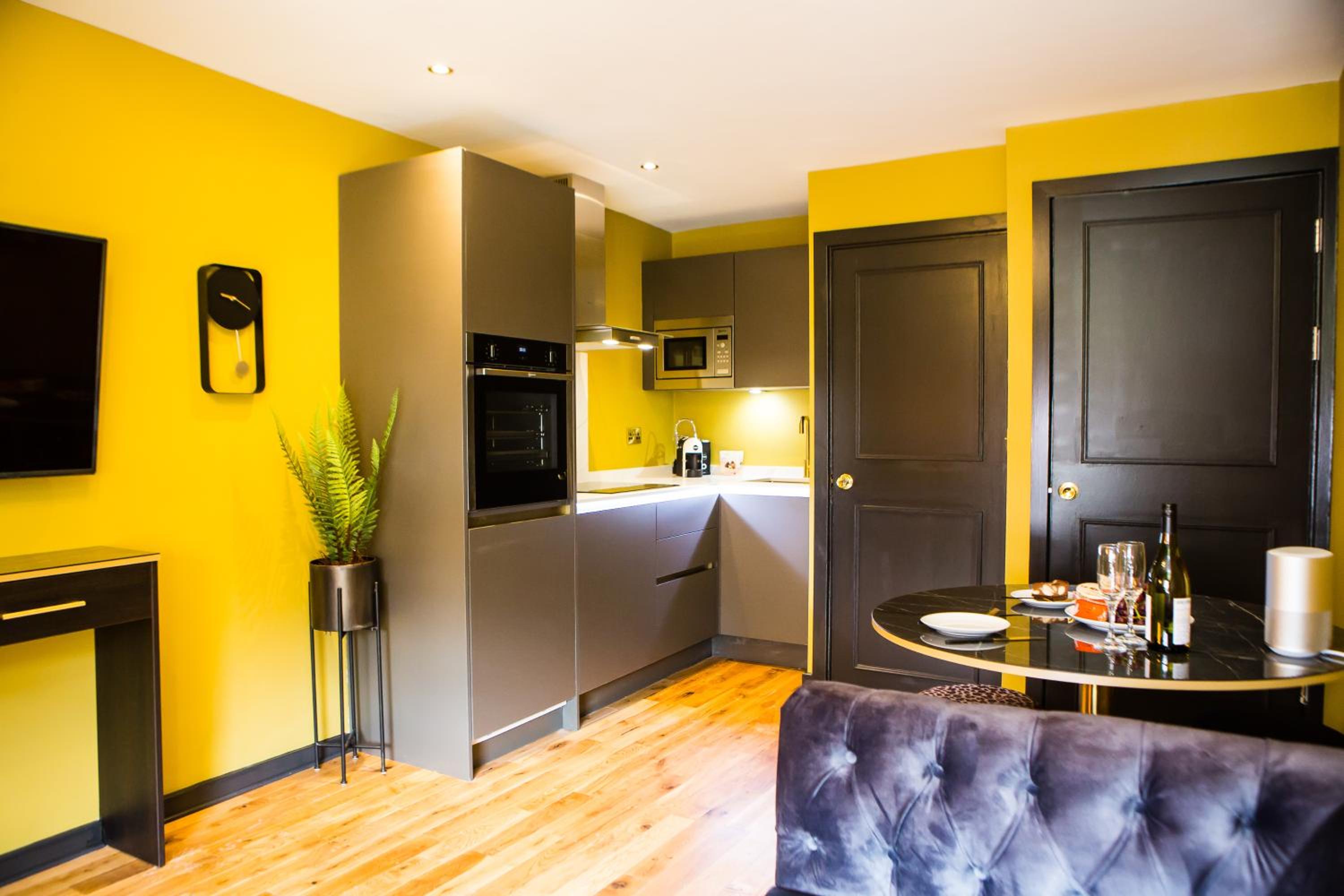 One-Bedroom Apartment - Photo 43