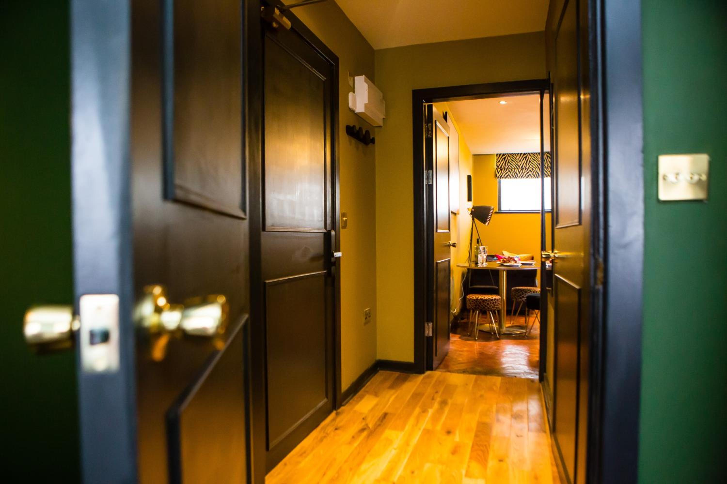 One-Bedroom Apartment - Photo 25