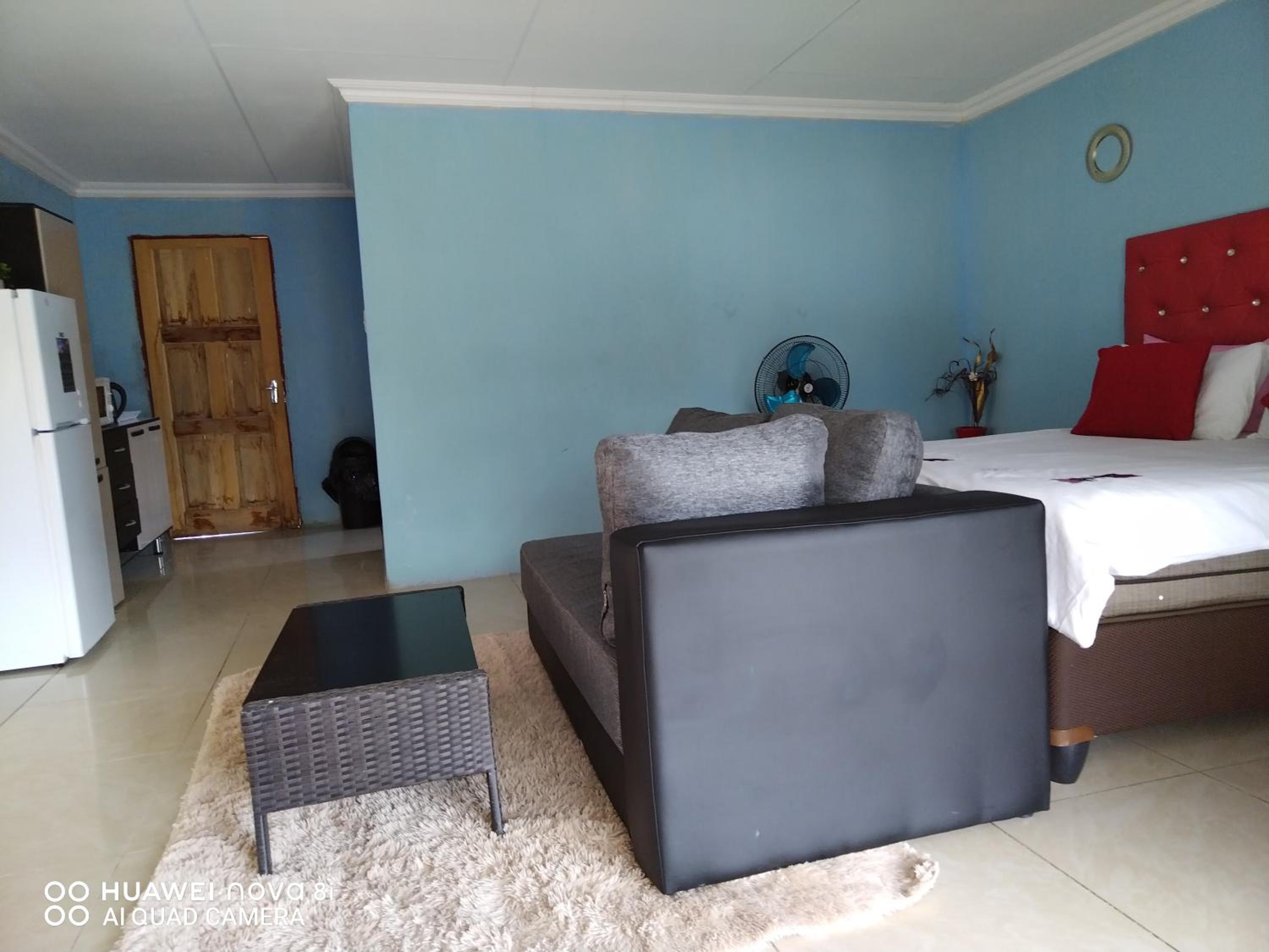 Budget Double Room - Photo 3