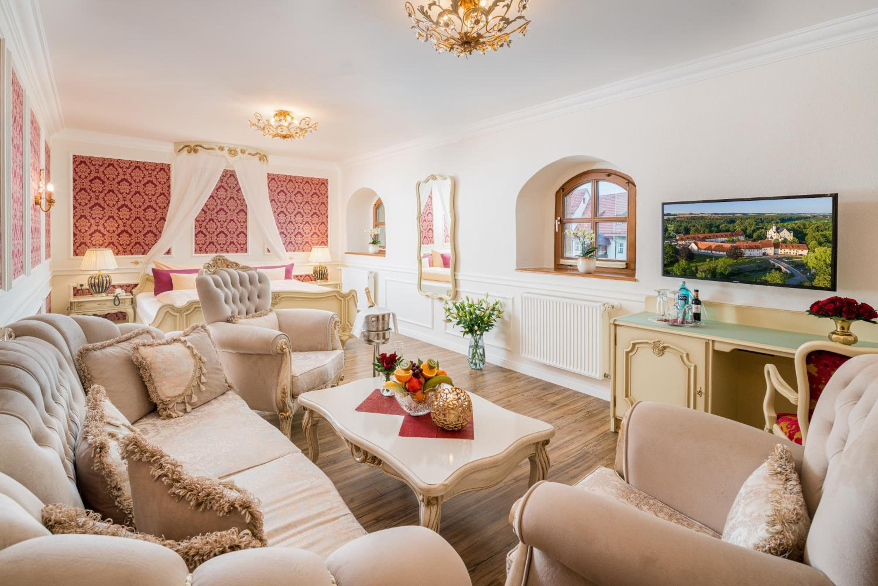 Suite "Rokoko" - Photo 1