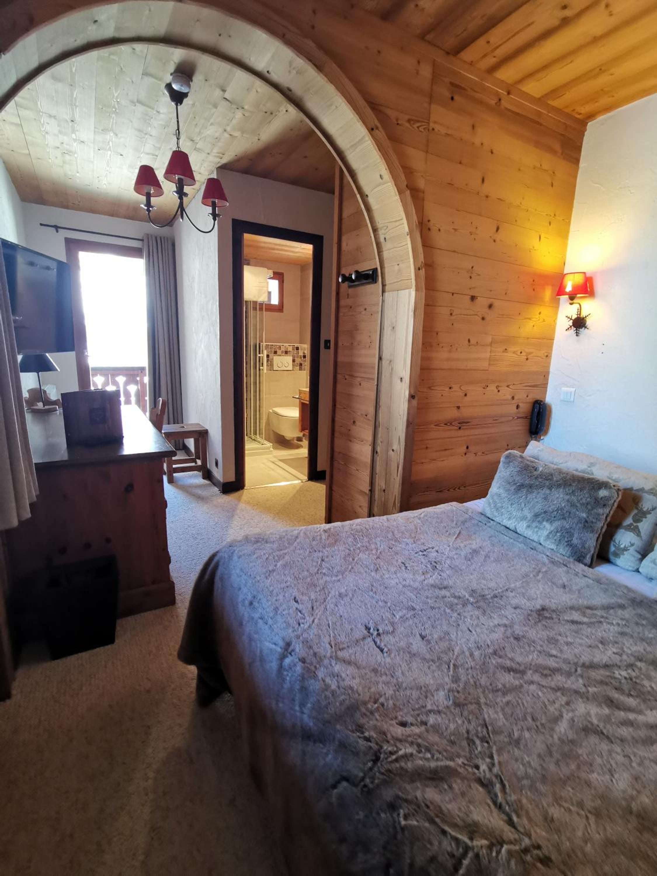 Double Room with Shower - Photo 5
