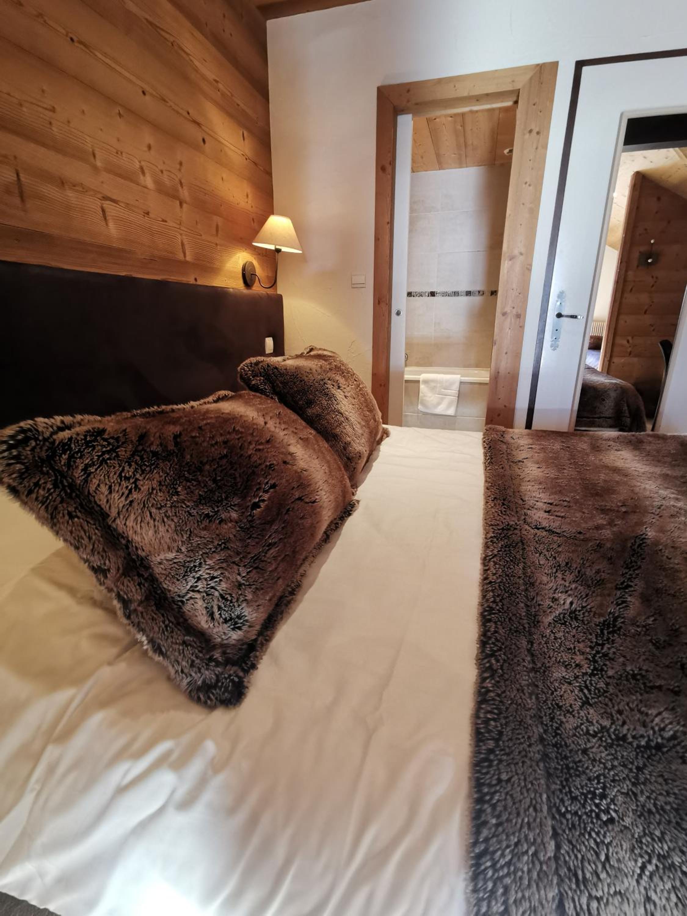 Quadruple Room with Bath photo 3