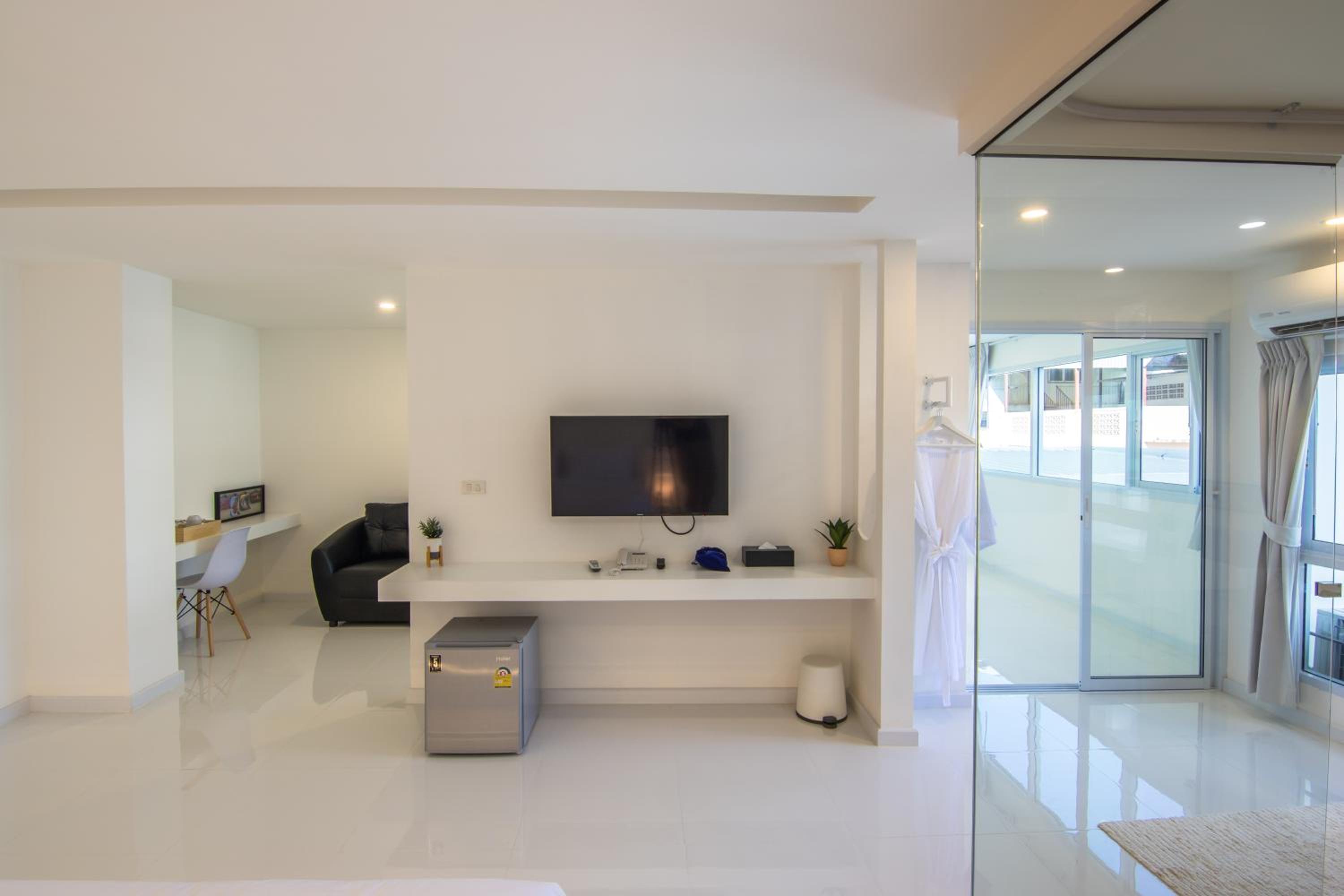 Double Room with Spa Bath photo 2