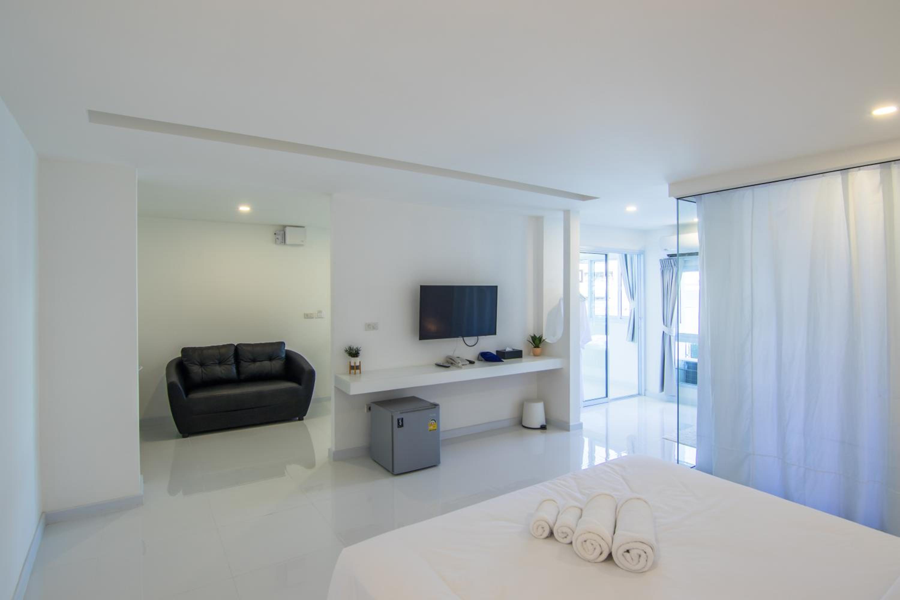 Double Room with Spa Bath photo 3