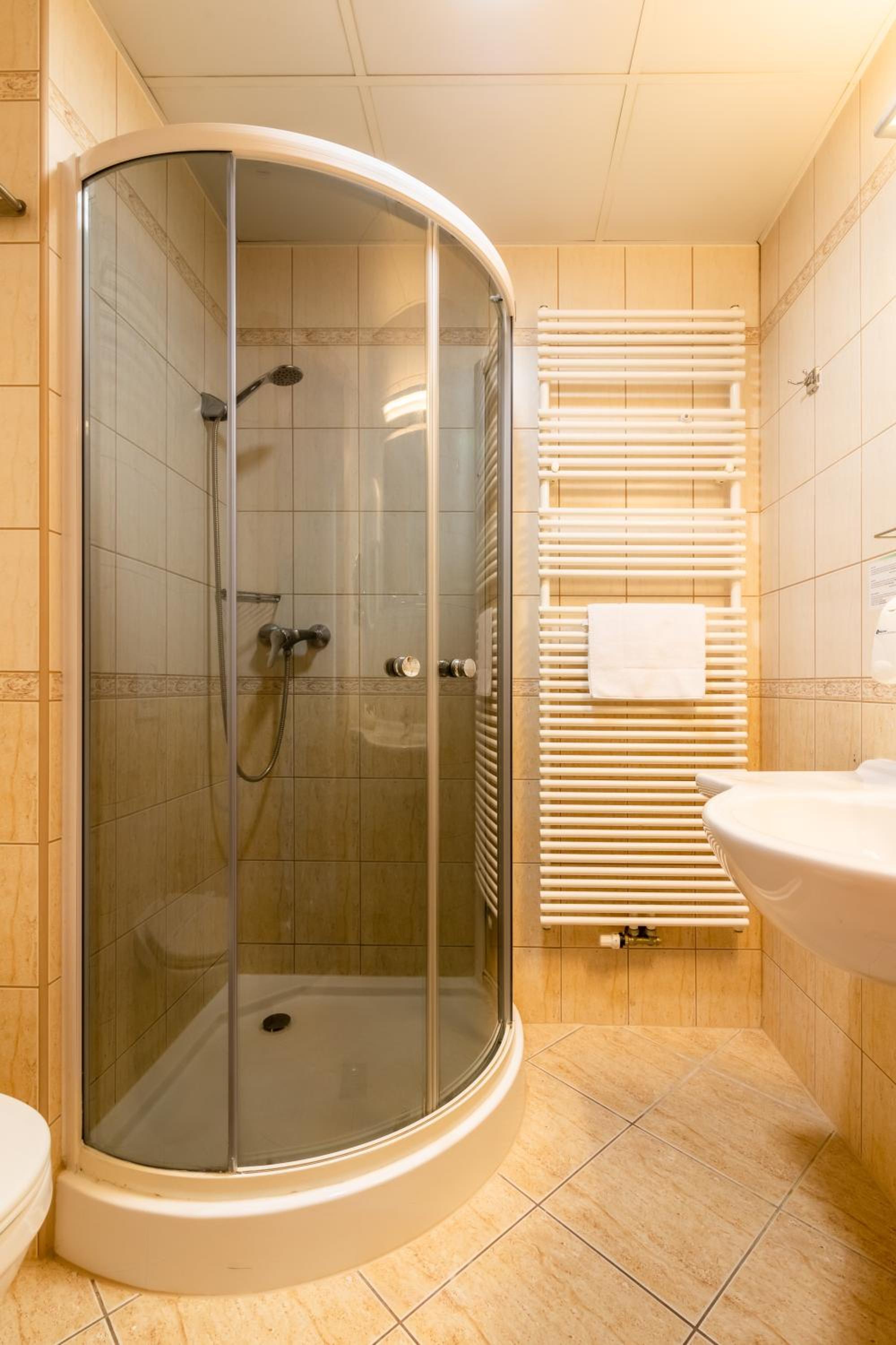 Superior Room with a Double Bed - Photo 10