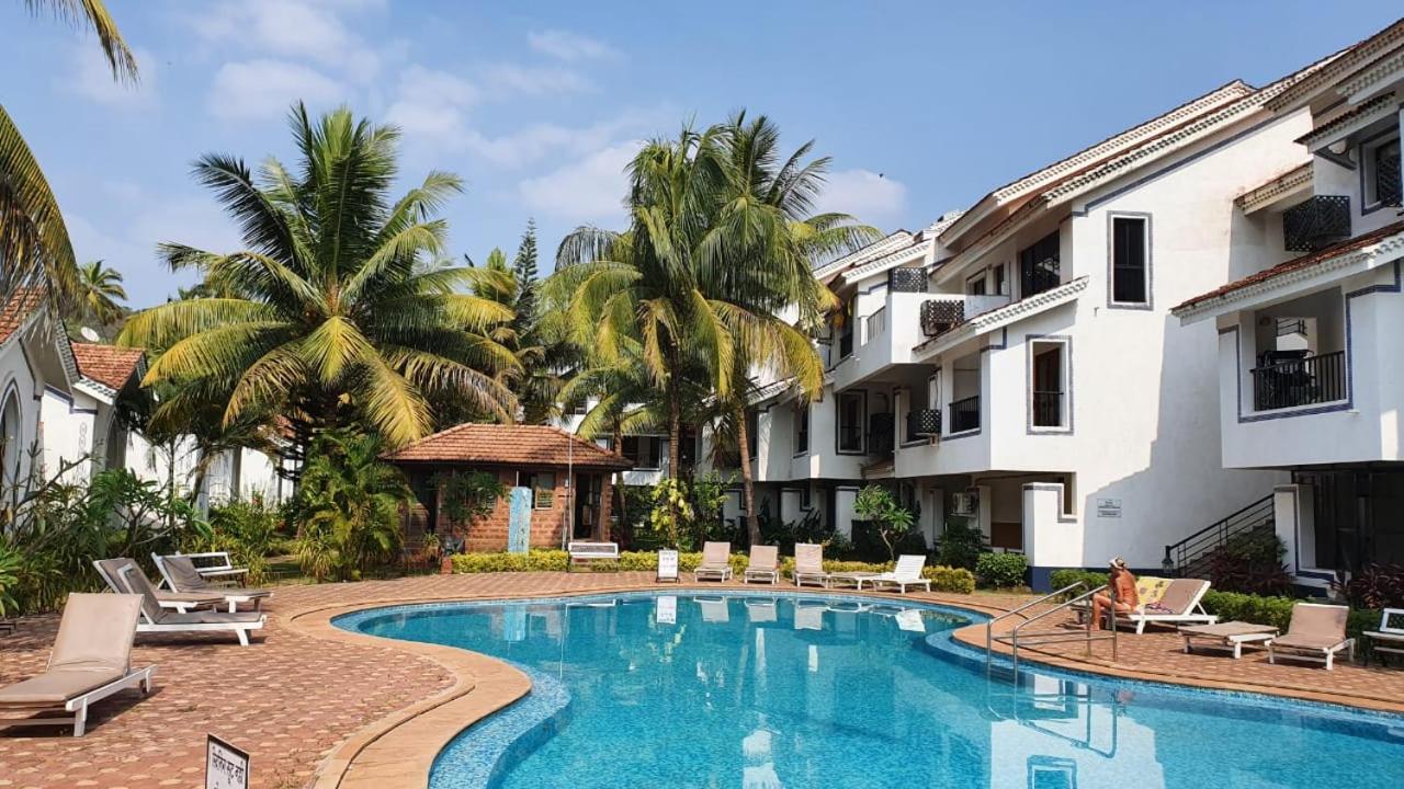 Three-Bedroom Villa with Pool View - Photo 2