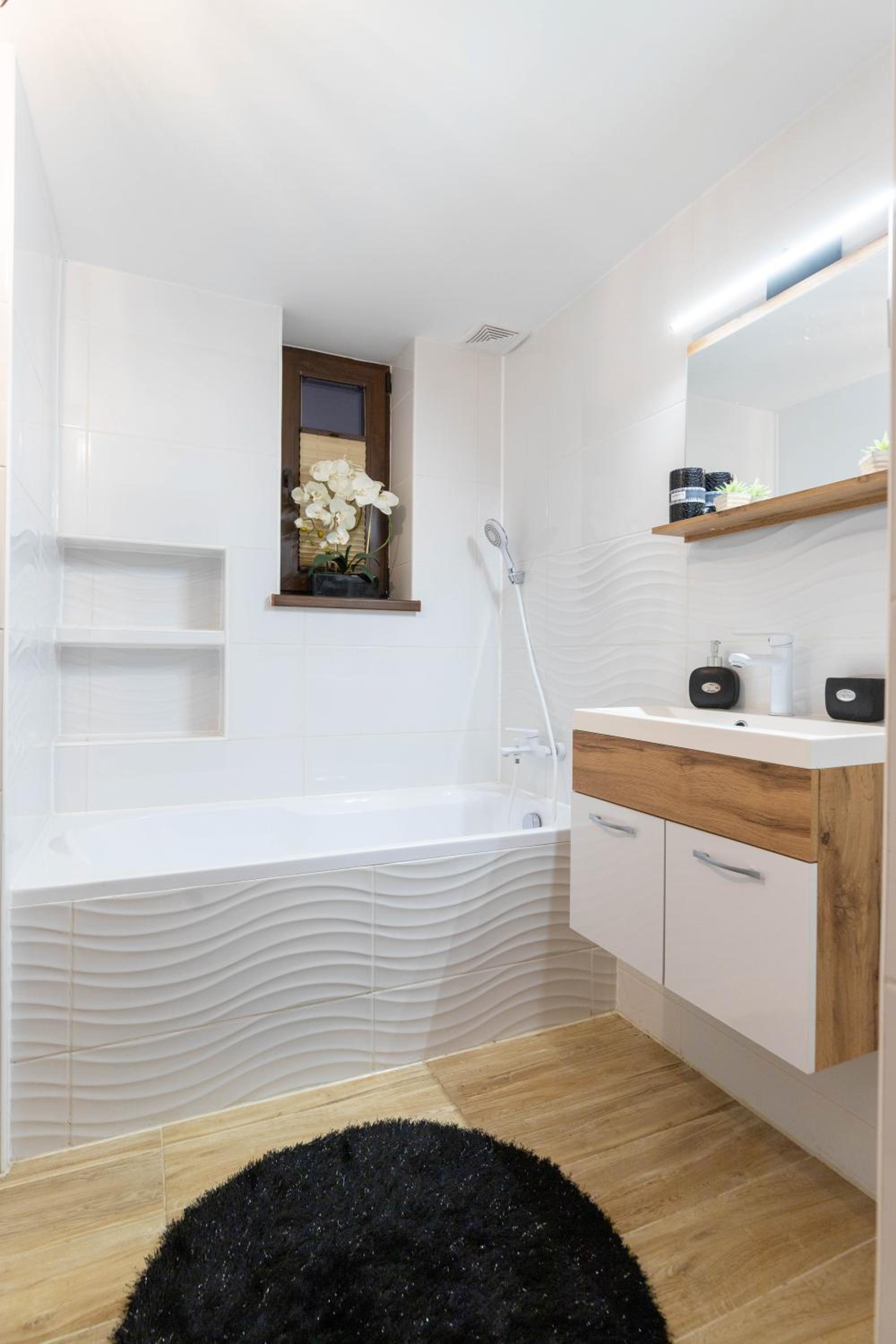 Two-Bedroom Apartment - Photo 3