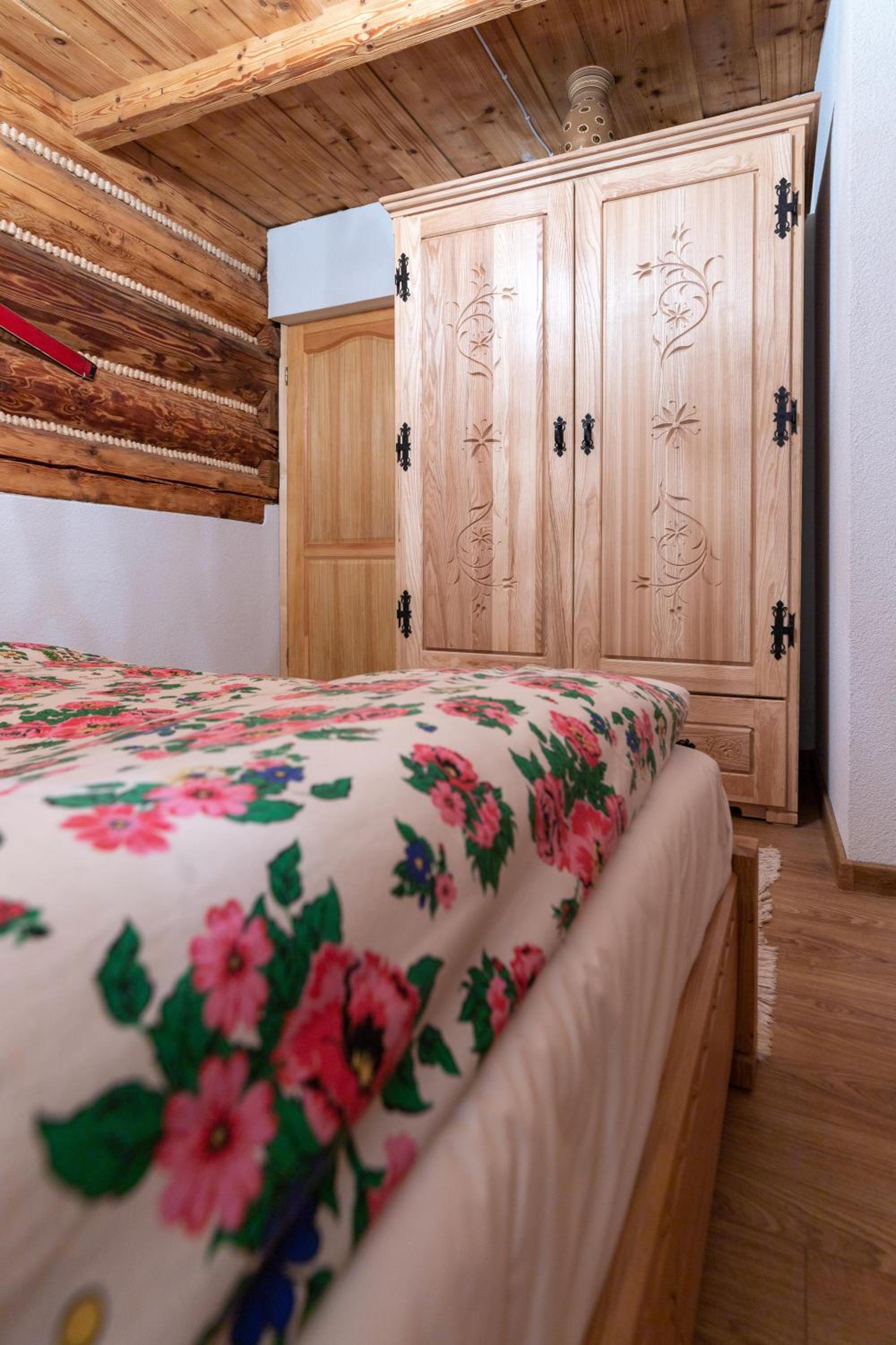 Two-Bedroom Apartment - Photo 9