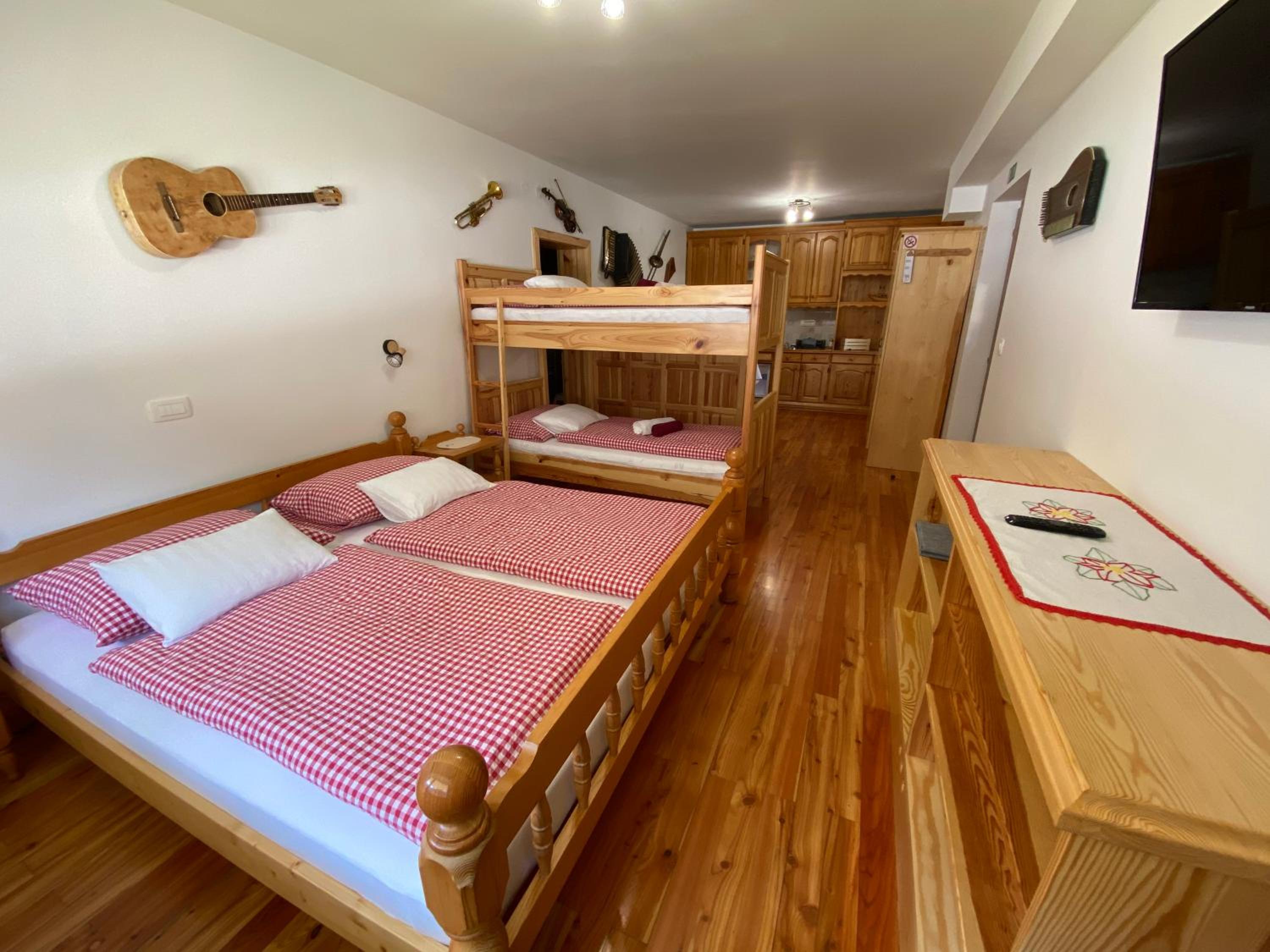 Quadruple Room with Mountain View