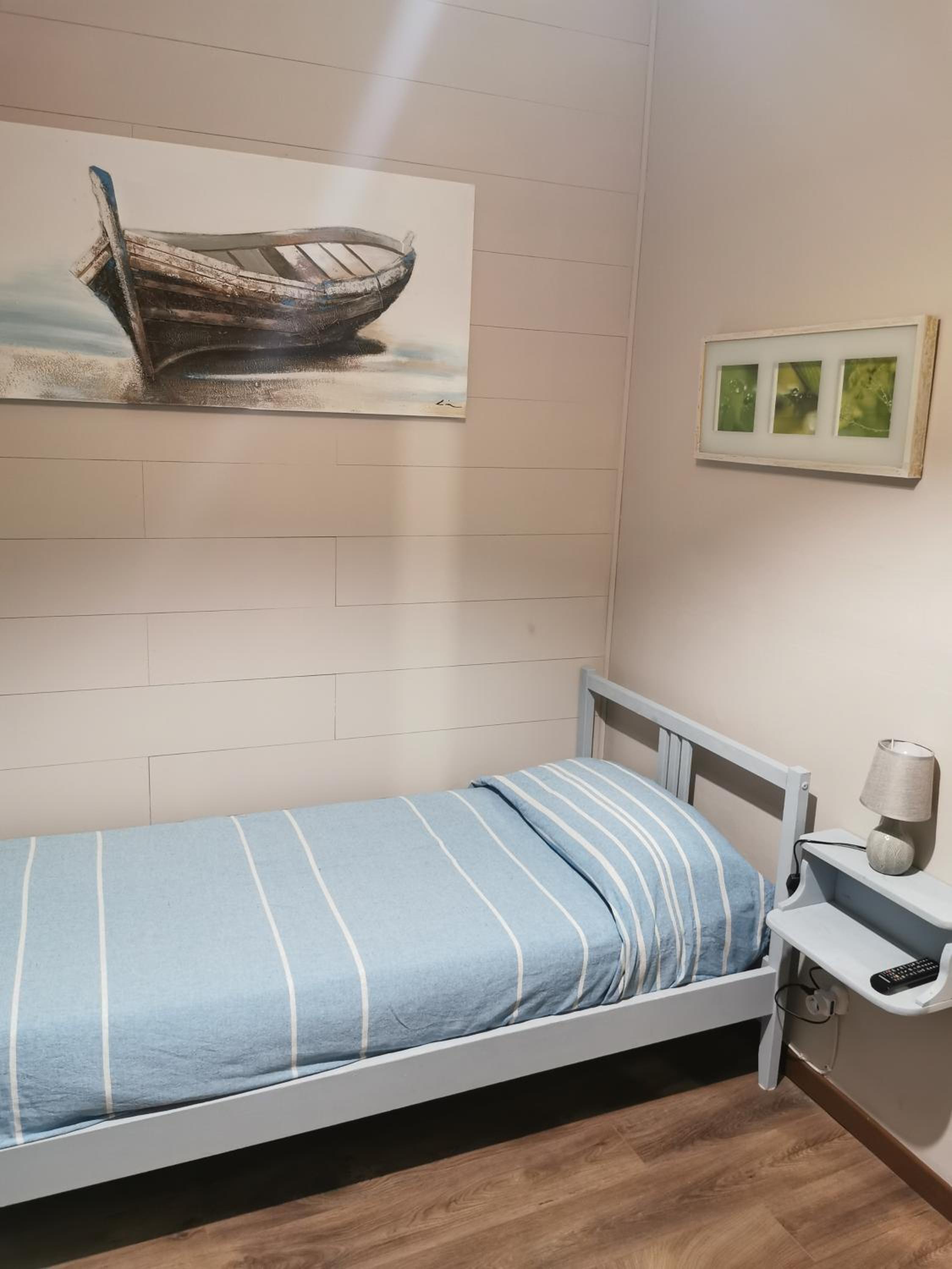 Single Room with Shared Bathroom