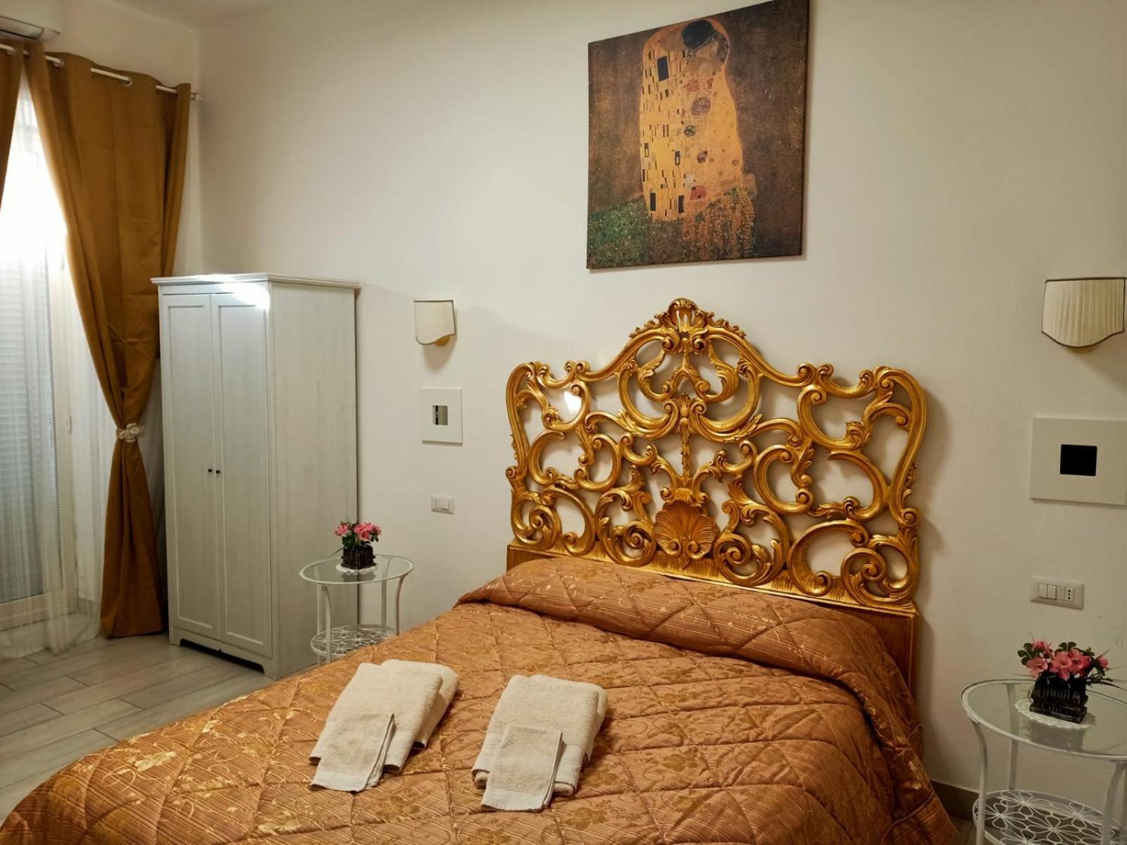 Double Room with Private Bathroom and Balcony